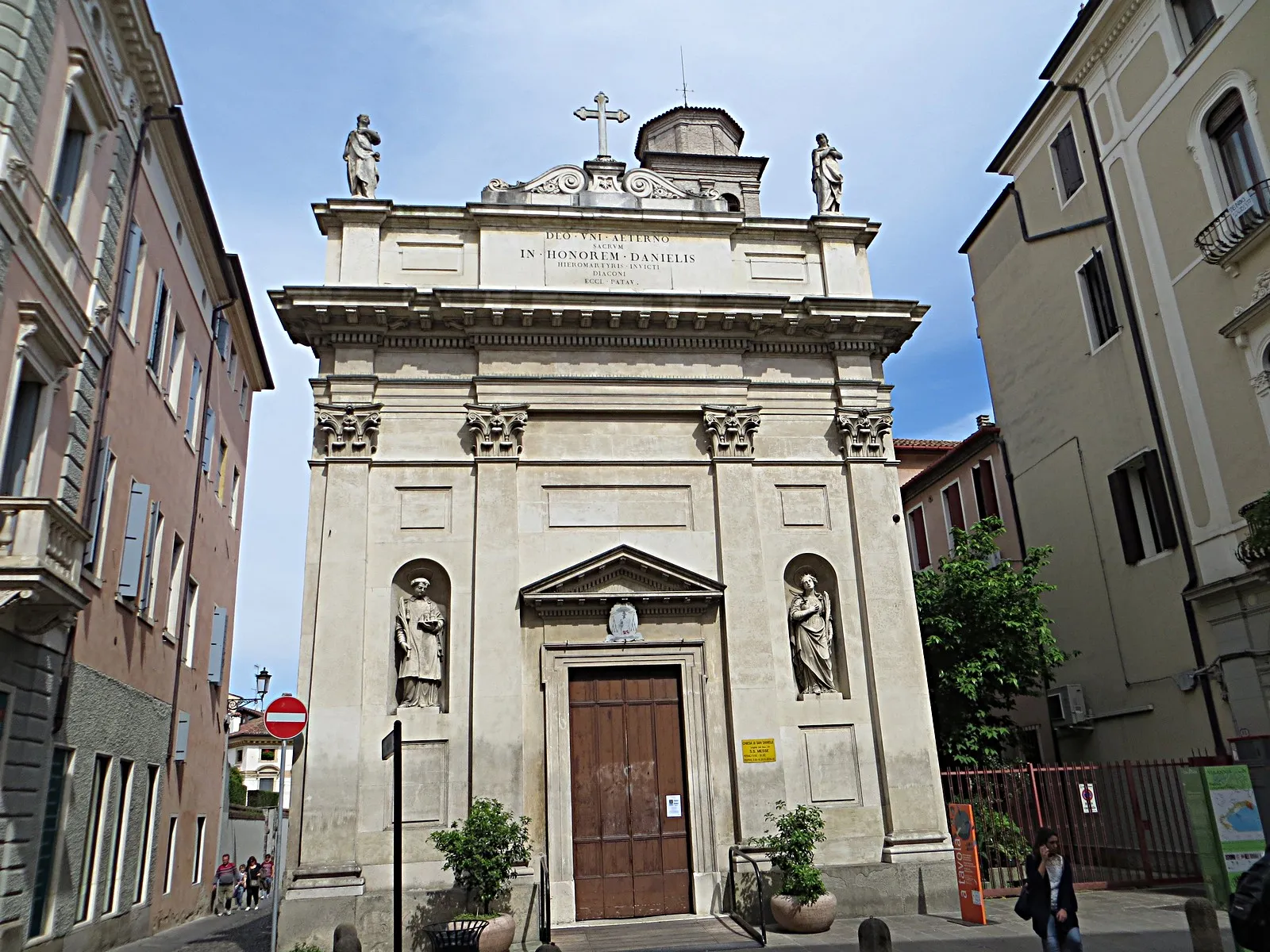 Photo showing: Parrocchia San Daniele