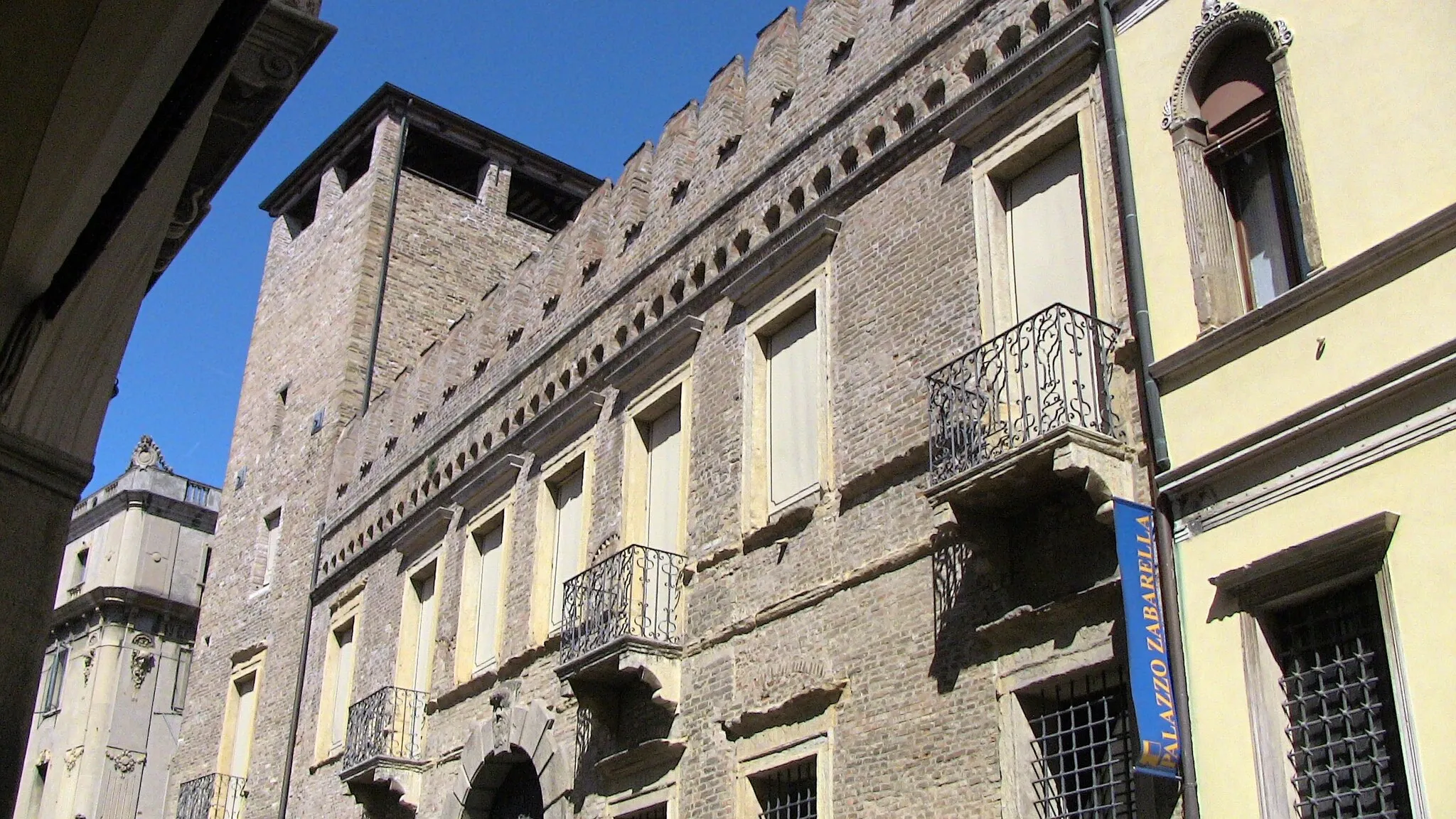 Photo showing: Palazzo Zabarella visto da Via S.Francesco