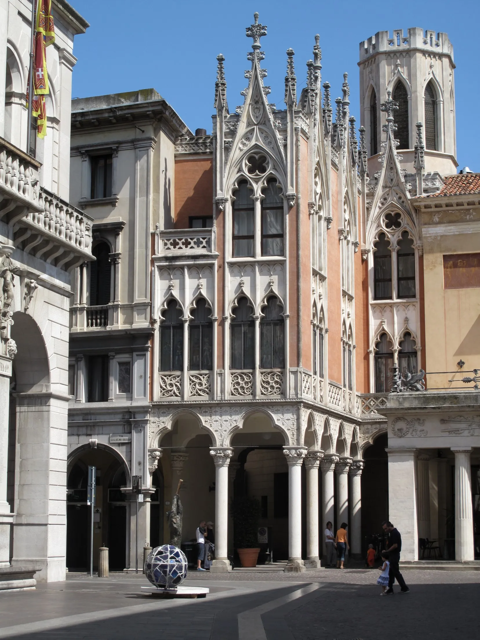 Photo showing: Vista laterale del caffè Pedrocchi, Padova