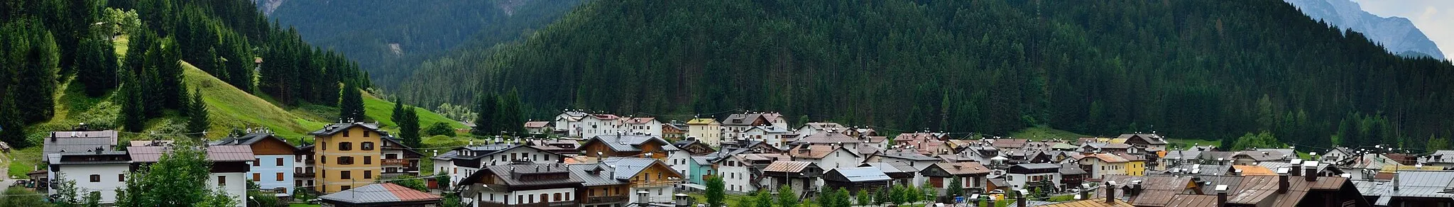Photo showing: Foto panoramica di Campolongo di Cadore, in provincia di Belluno.