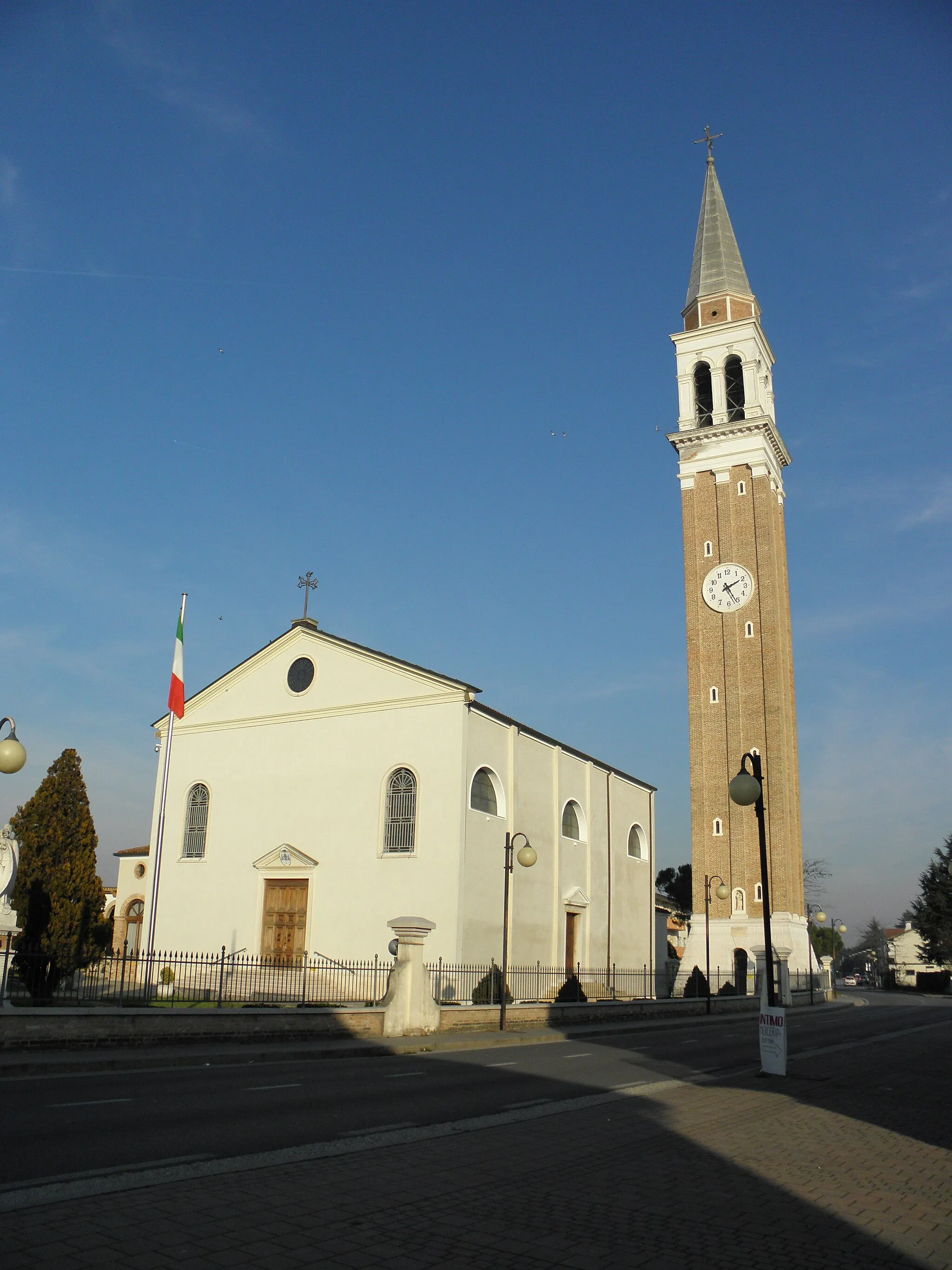 Photo showing: Borbiago, frazione di Mira: il santuario di Santa Maria Assunta.