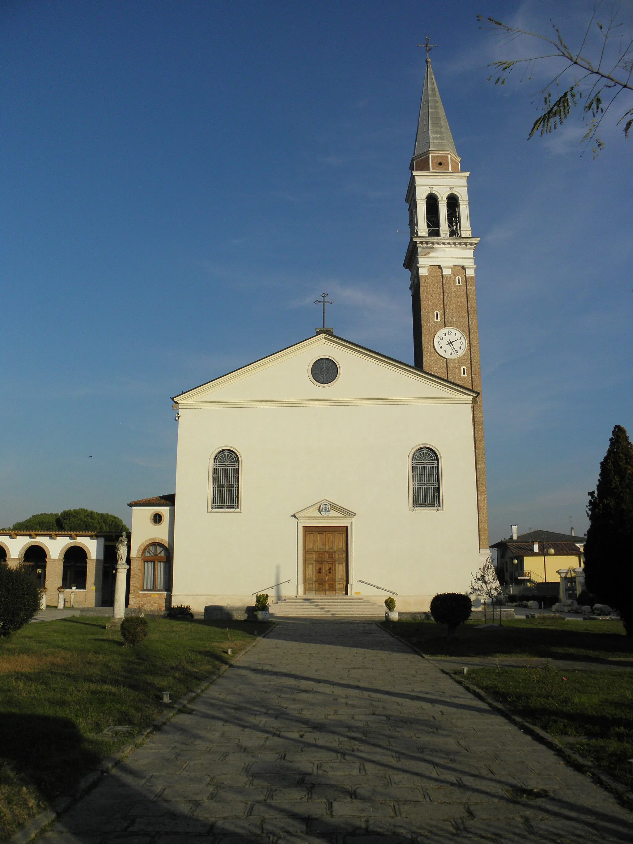 Photo showing: Borbiago, frazione di Mira: il santuario di Santa Maria Assunta.