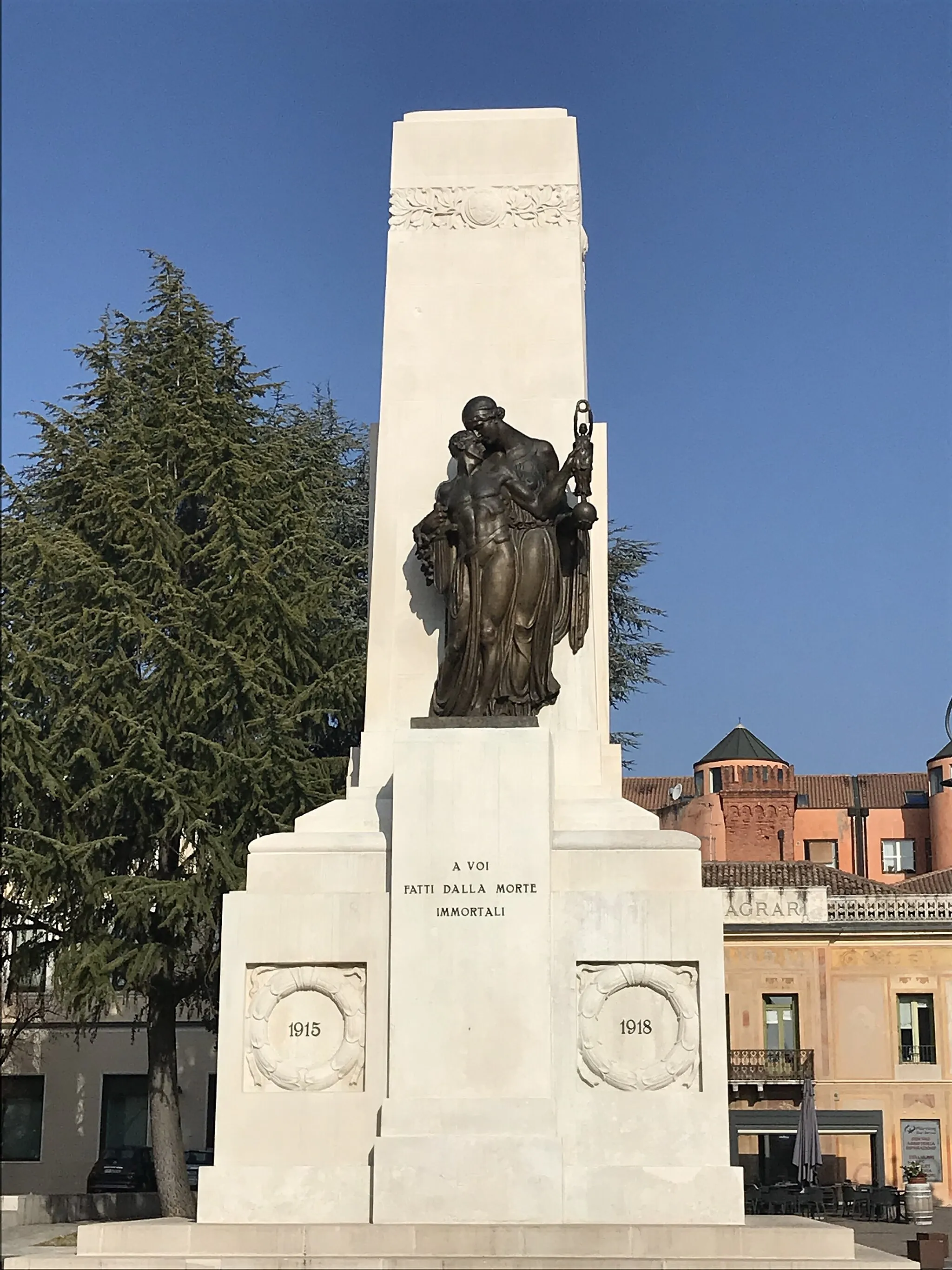Photo showing: Montebelluna Monumento ai Caduti