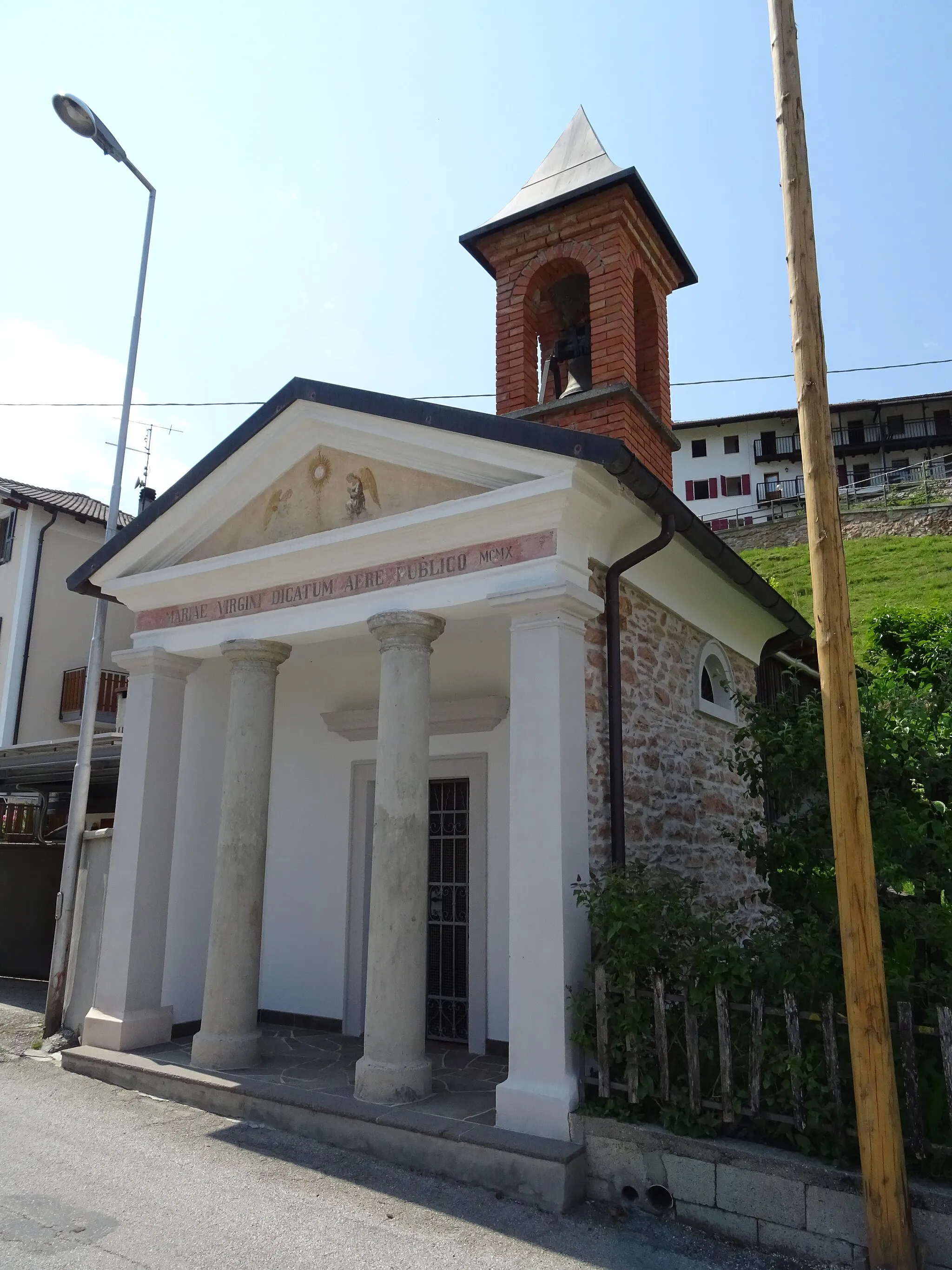 Photo showing: Pezzè (Lamon, Veneto, Italy), Virgin Mary chapel