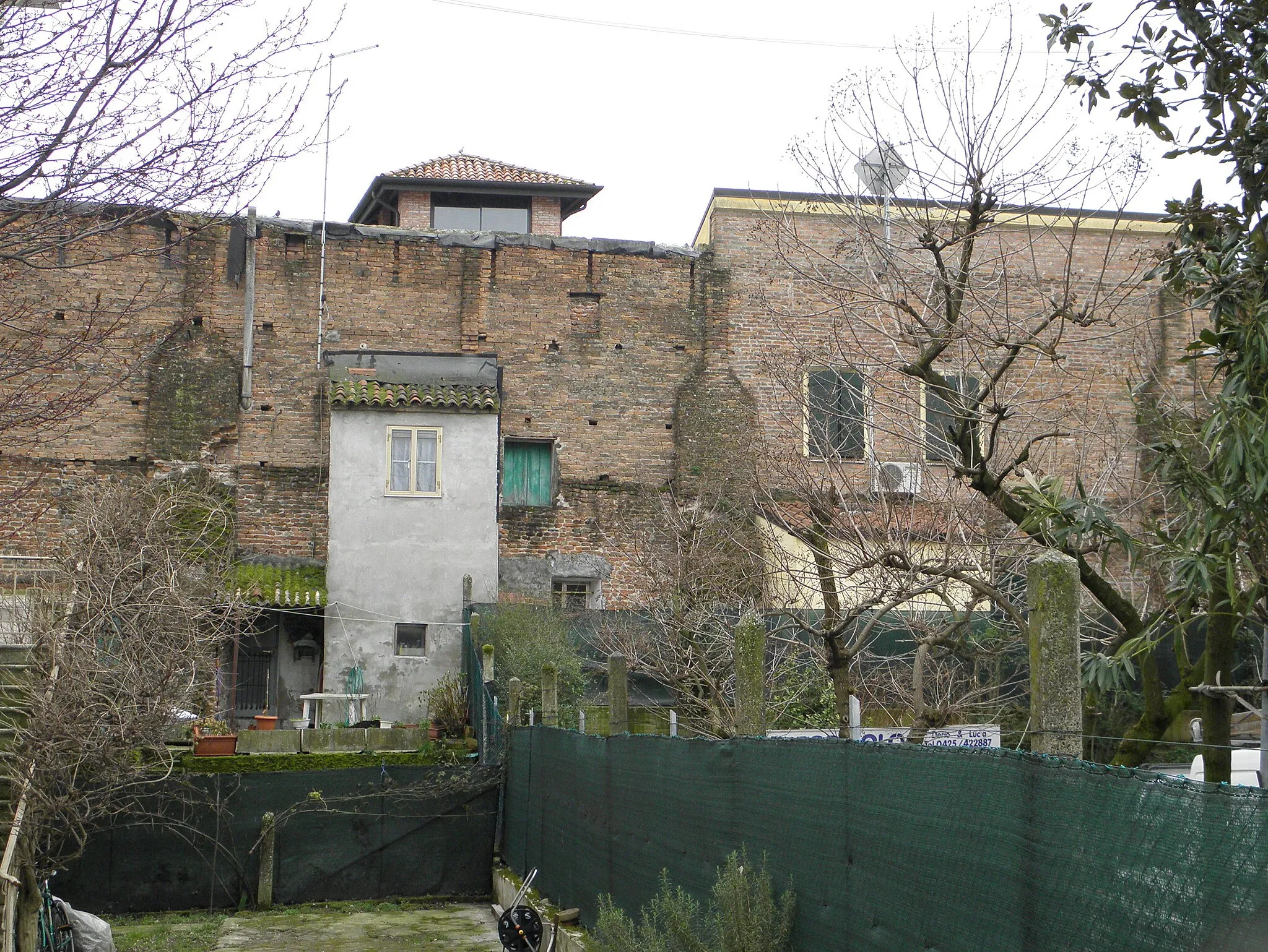 Photo showing: North ancient city wall ruins in Rovigo.