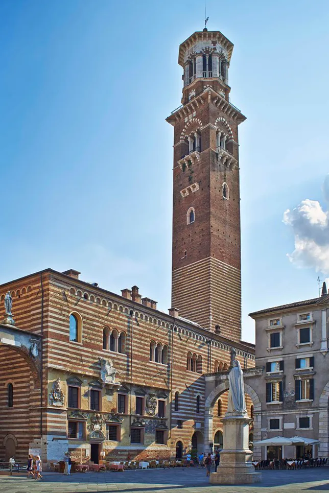 Photo showing: Palazzo della Ragione visto da Piazza dei Signori a Verona