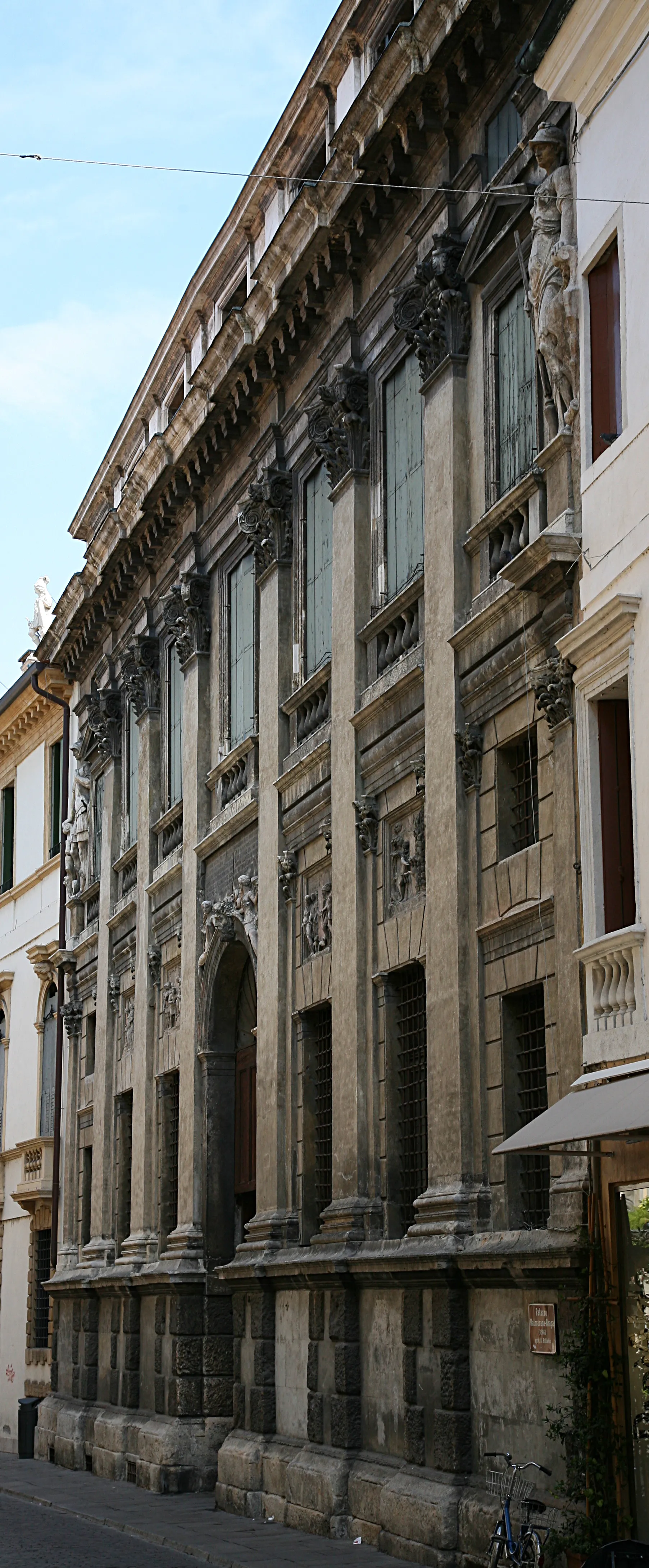 Photo showing: Palazzo Valmarana Braga in en:Vicenza by en:Andrea Palladio