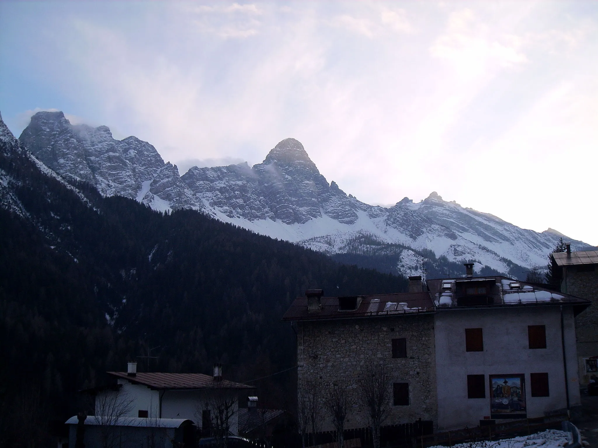 Photo showing: Mountains in Cibiana di Cadore, Belluno, Veneto, Dolomites, Italy