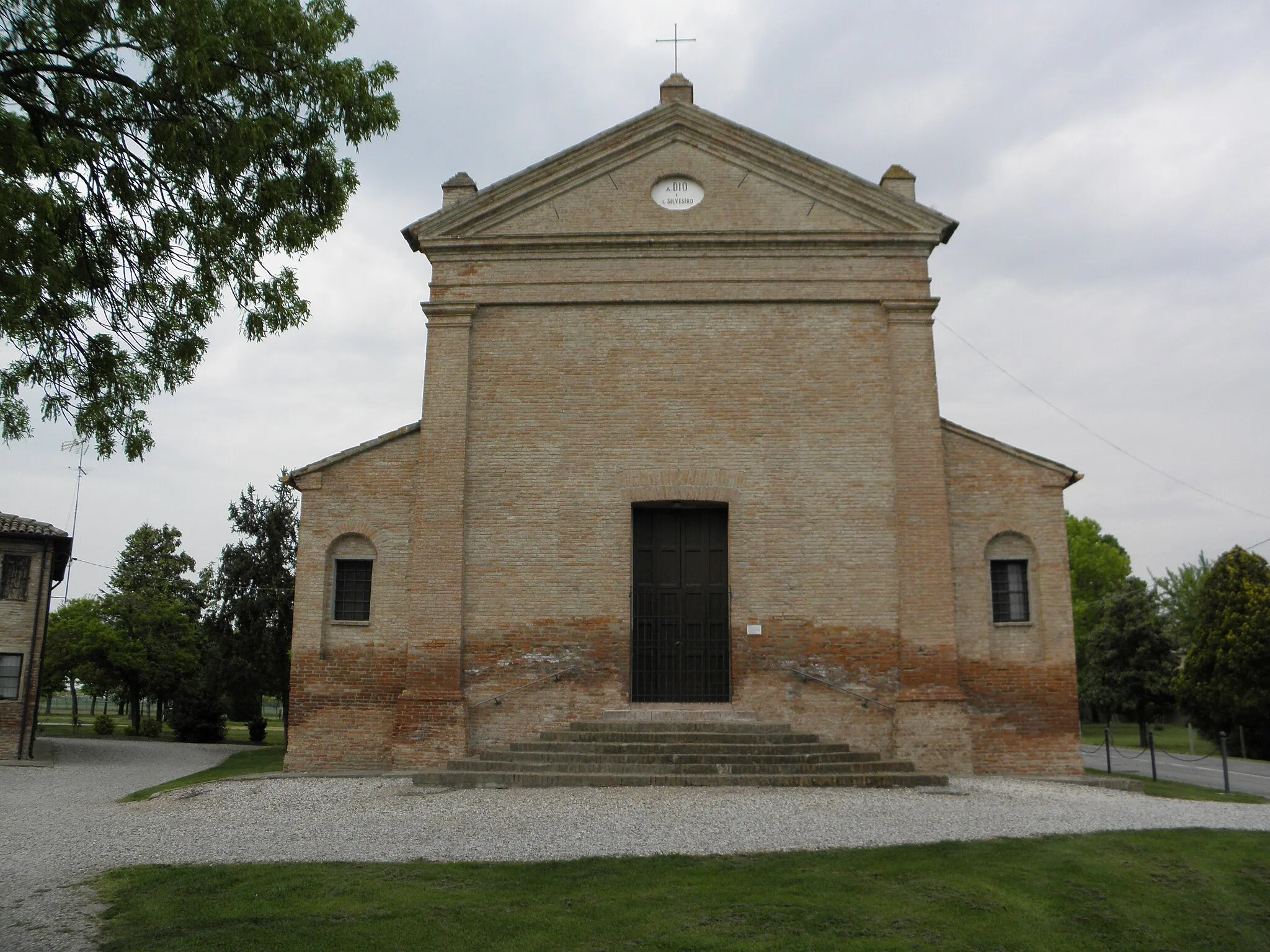 Photo showing: Diamantina, frazione di Vigarano Mainarda: l'oratorio eretto per desiderio del conte Camerini e dedicato a San Silvestro sito nei pressi della Delizia della Diamantina.