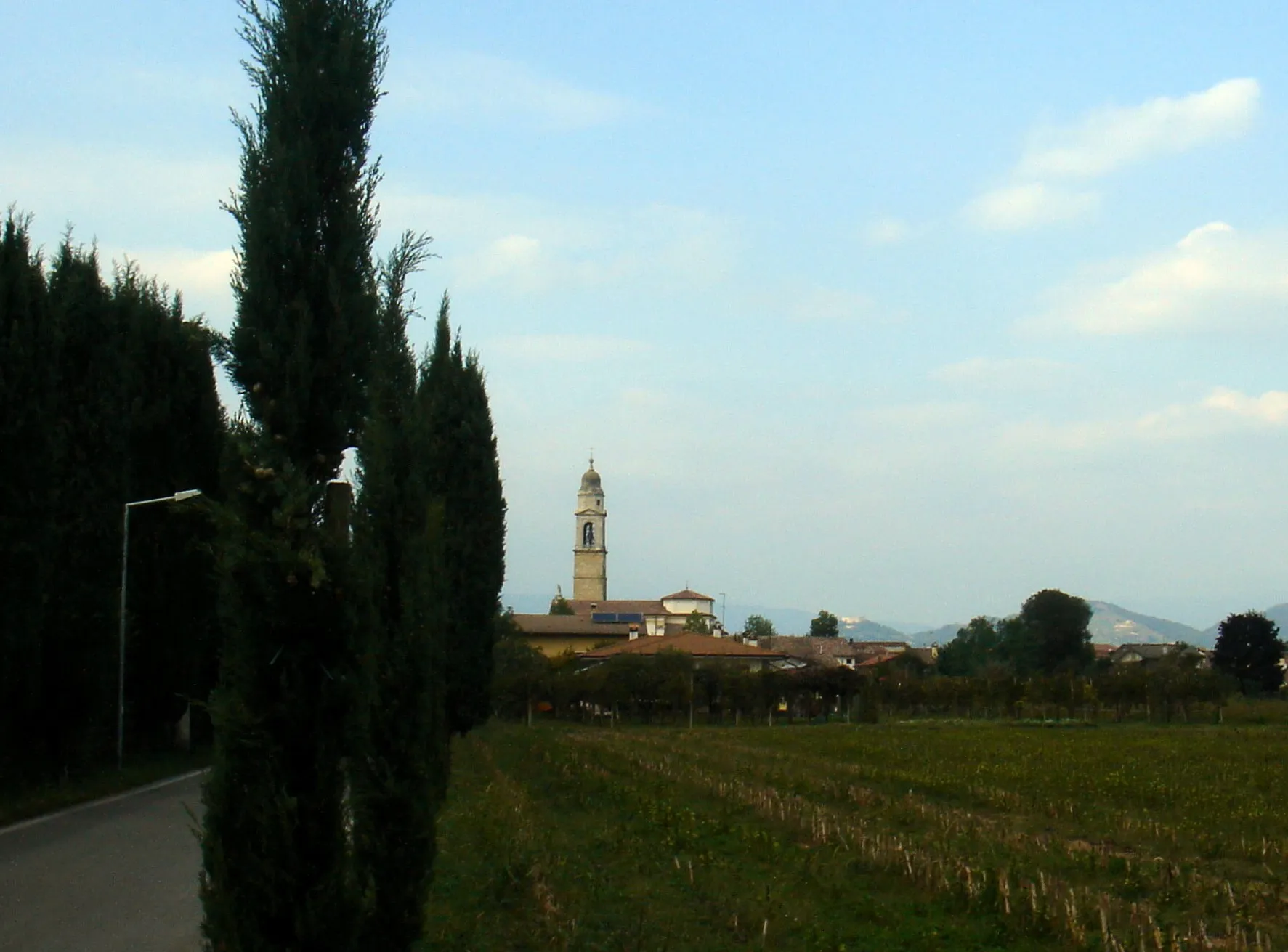 Photo showing: San Vito di Altivole (TV): veduta del centro dal cimitero.