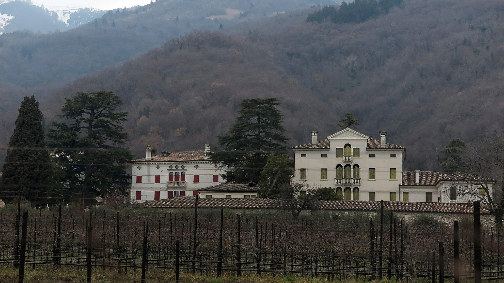 Photo showing: Villa Bianchi Premoli (a sinistra, XVII sec.) e Villa Bianchi Sertorio (XVIII sec.), a Obledo, Cavaso del Tomba