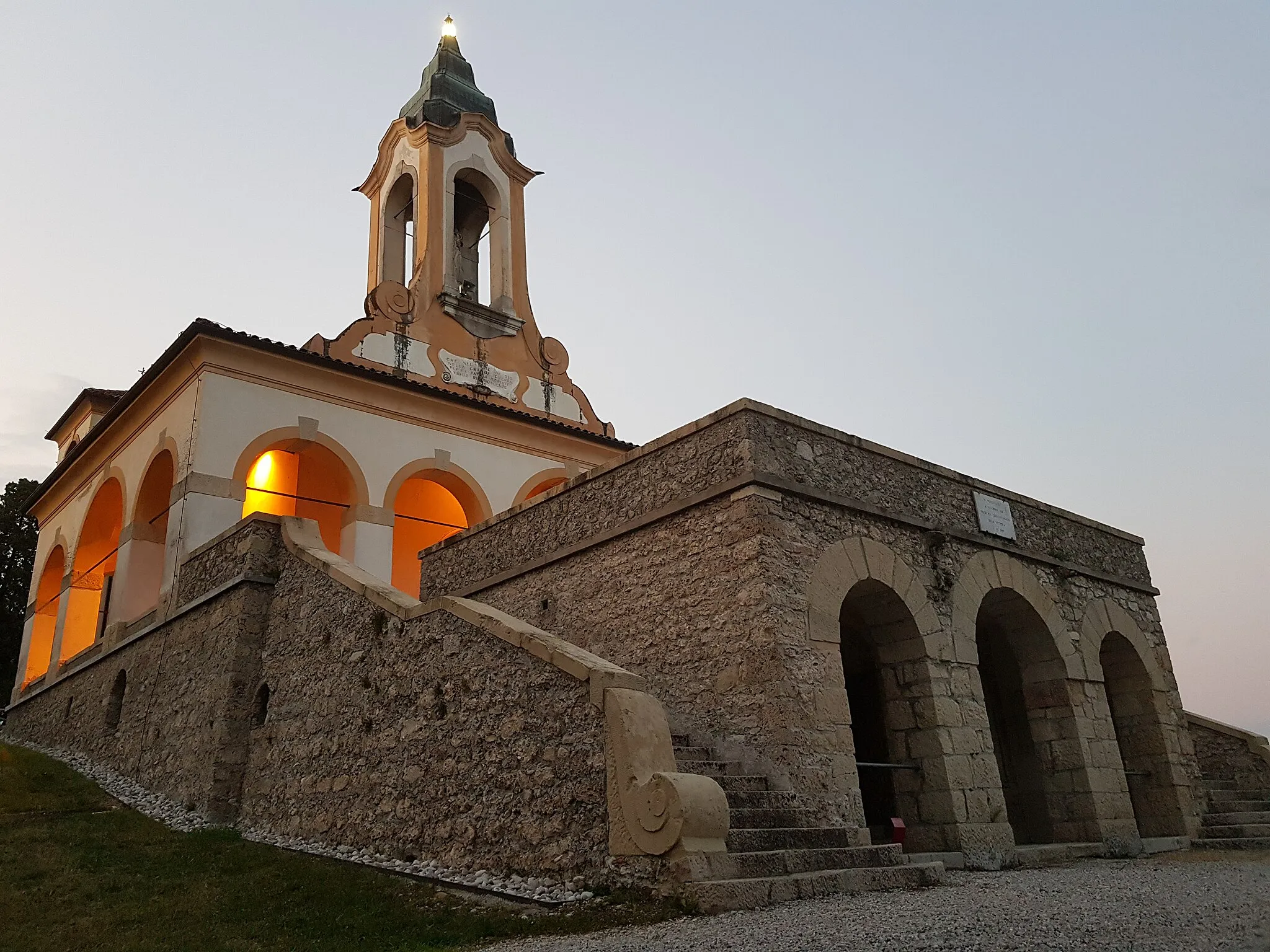 Photo showing: Il "Castello di Vidor" (Tempio Ossario)