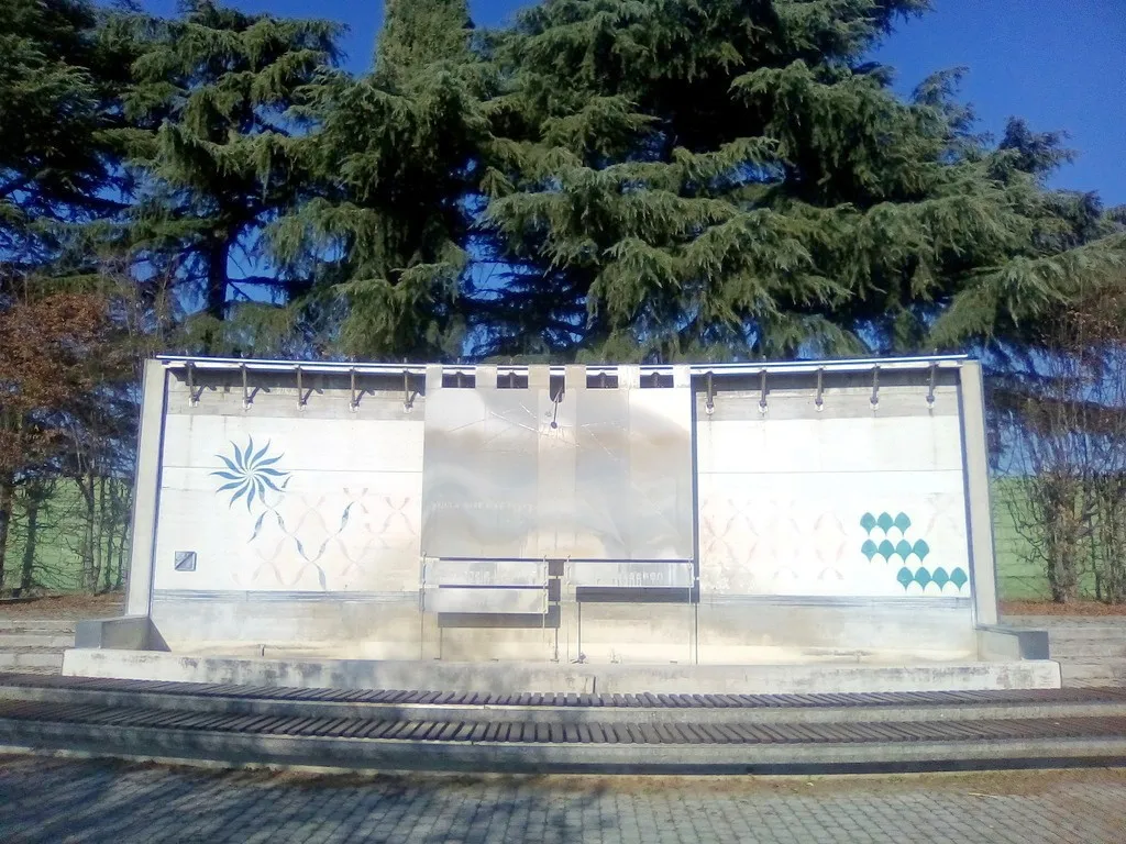 Photo showing: fontana Piazza Dammarie-les-Lys