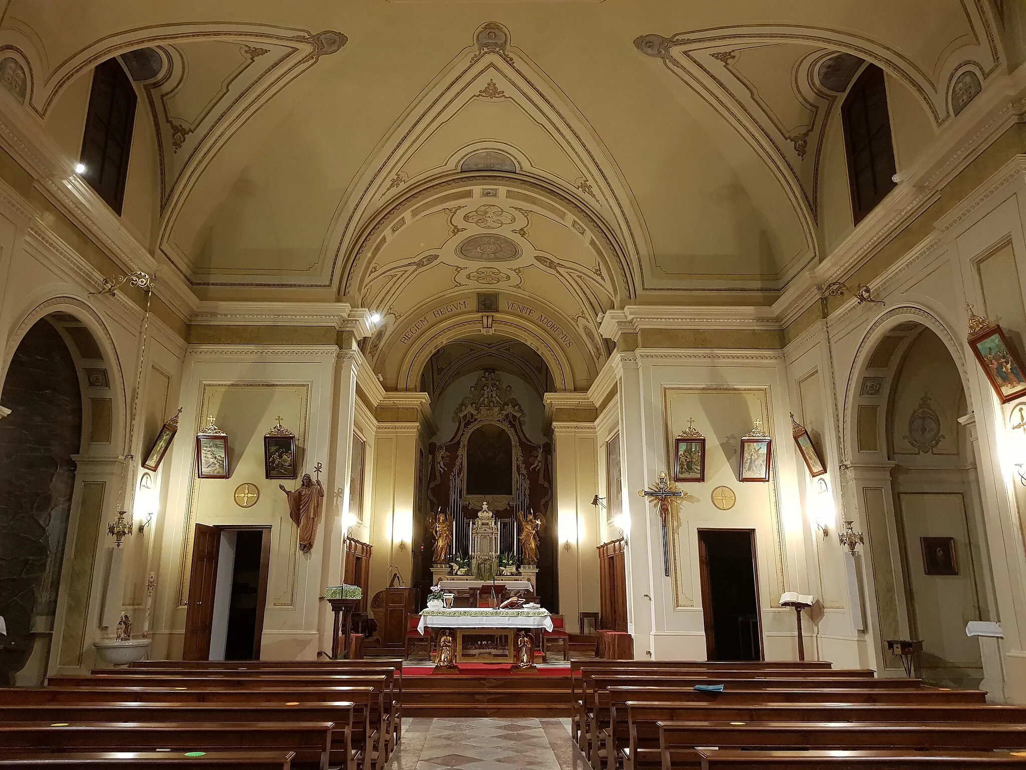 Photo showing: Interno della Chiesa Parrocchiale di Colbertaldo