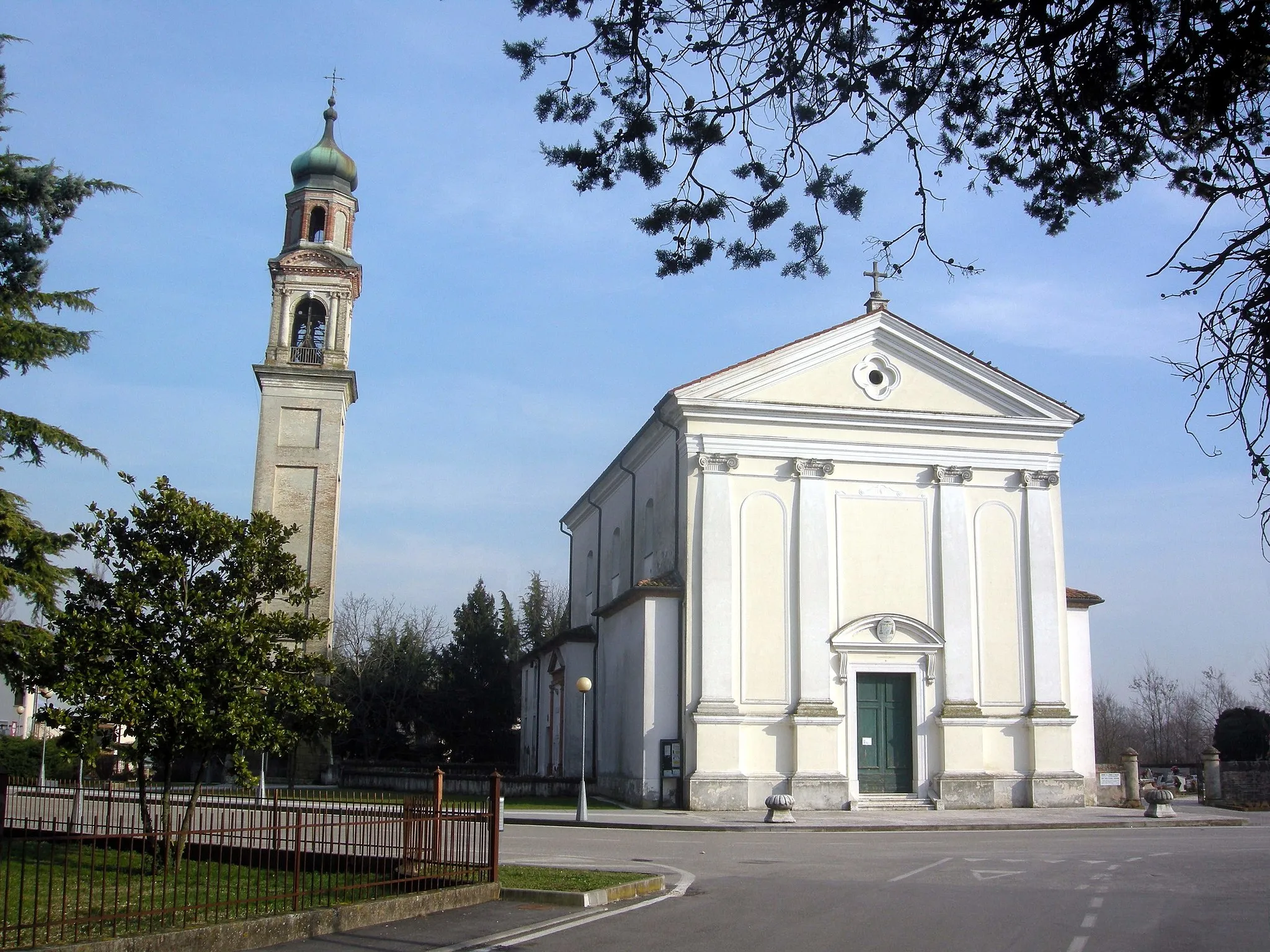 Photo showing: Cervellin, opera propria, chiesa di Spercenigo, lic. GFDL, data, 20.02.2009