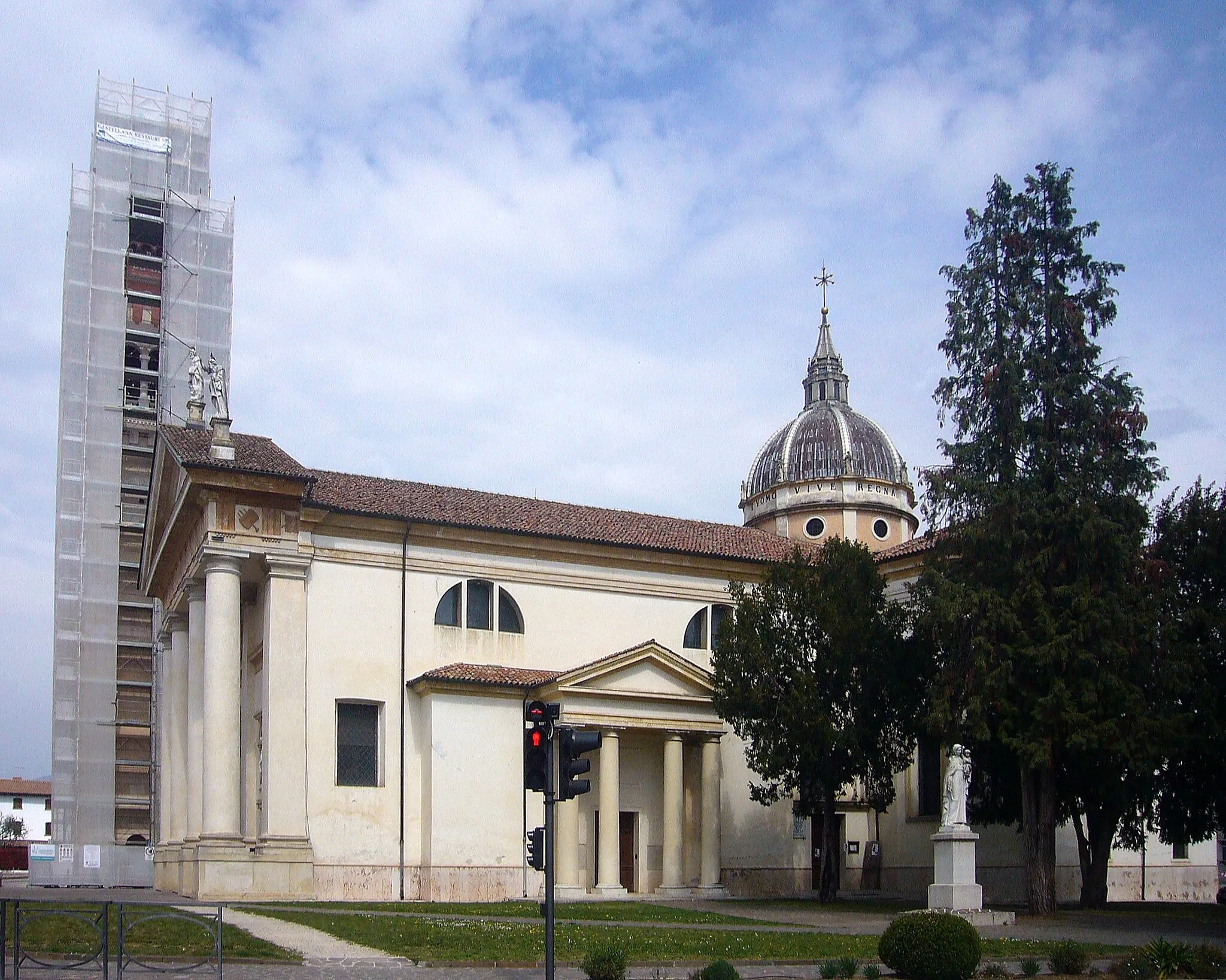 Photo showing: La chiesa parrocchiale di Caerano di San Marco, in Veneto