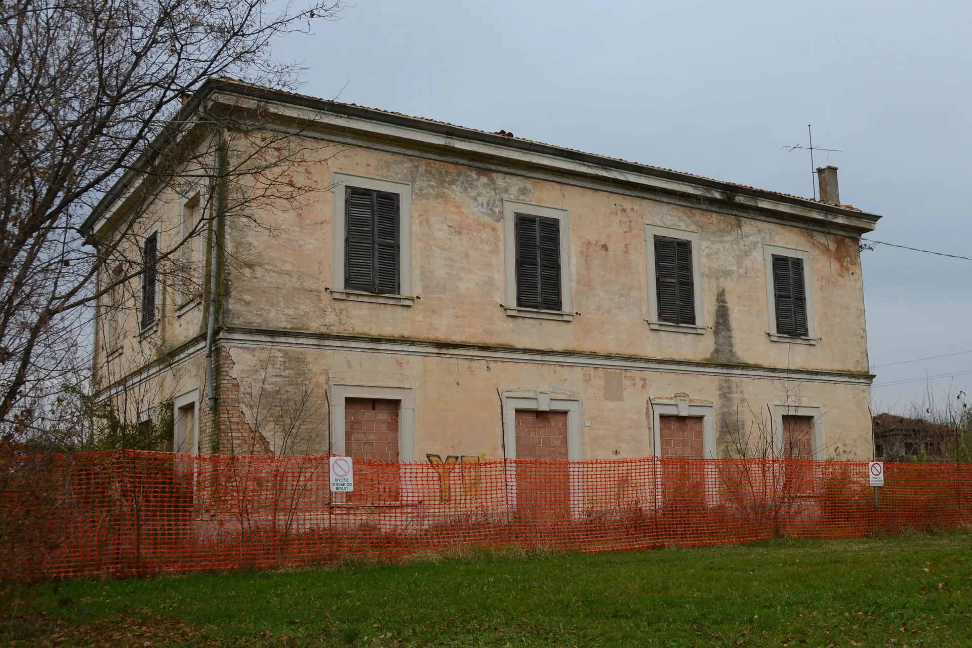 Photo showing: Stazione abbandonata di Sesto al Reghena