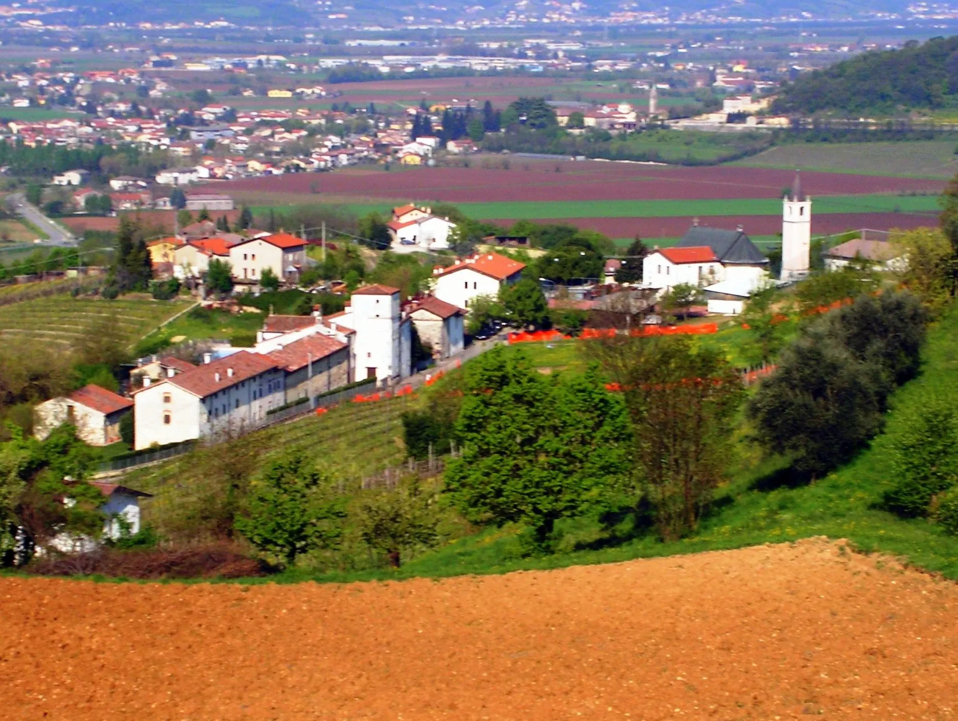 Photo showing: Nicky 94;
Visuale della frazione di San Vito, comune di Brendola (VI), dalla contrada Ca'Vecchie.