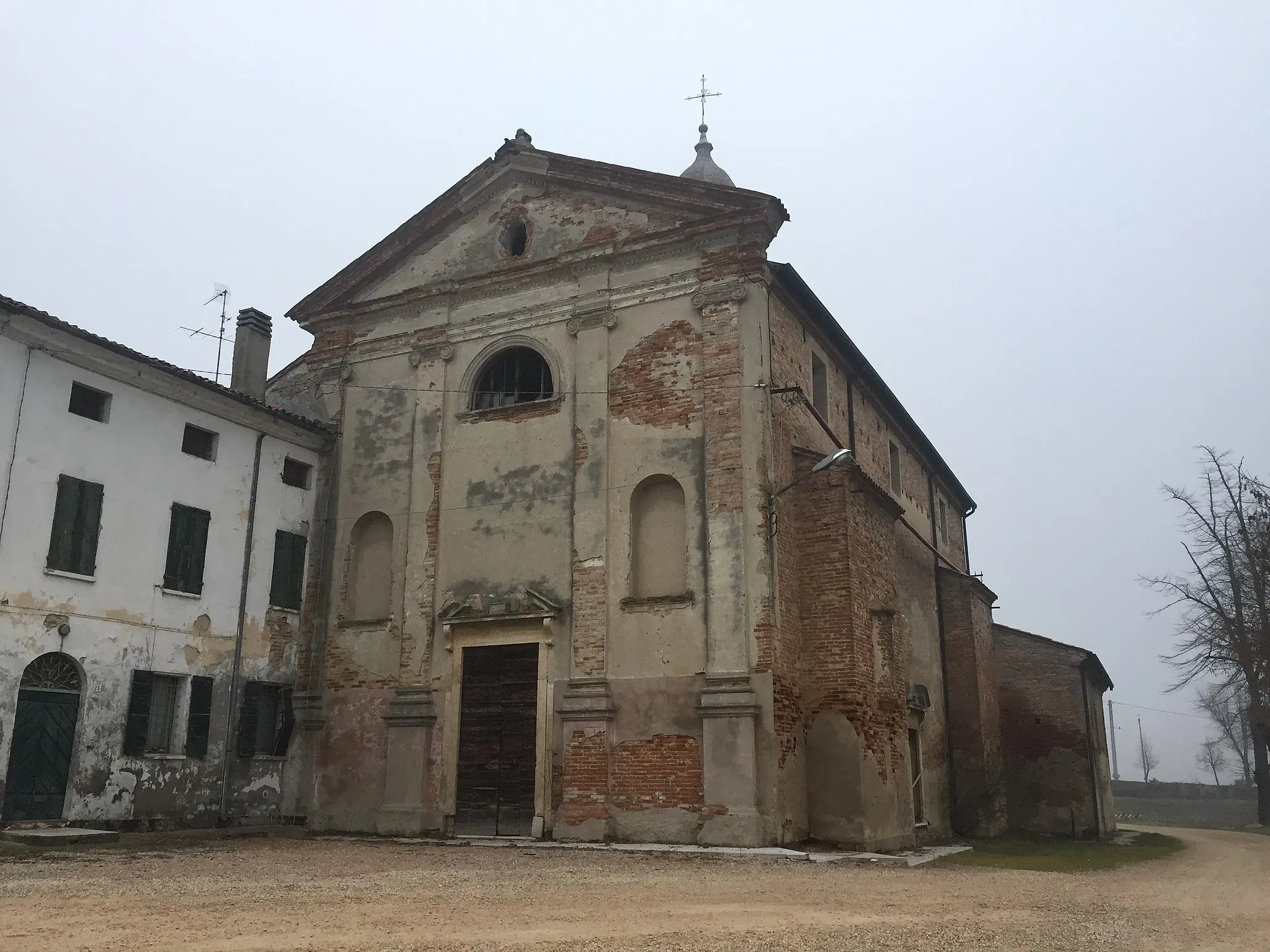 Photo showing: L'ex chiesa nel suo stato attuale.