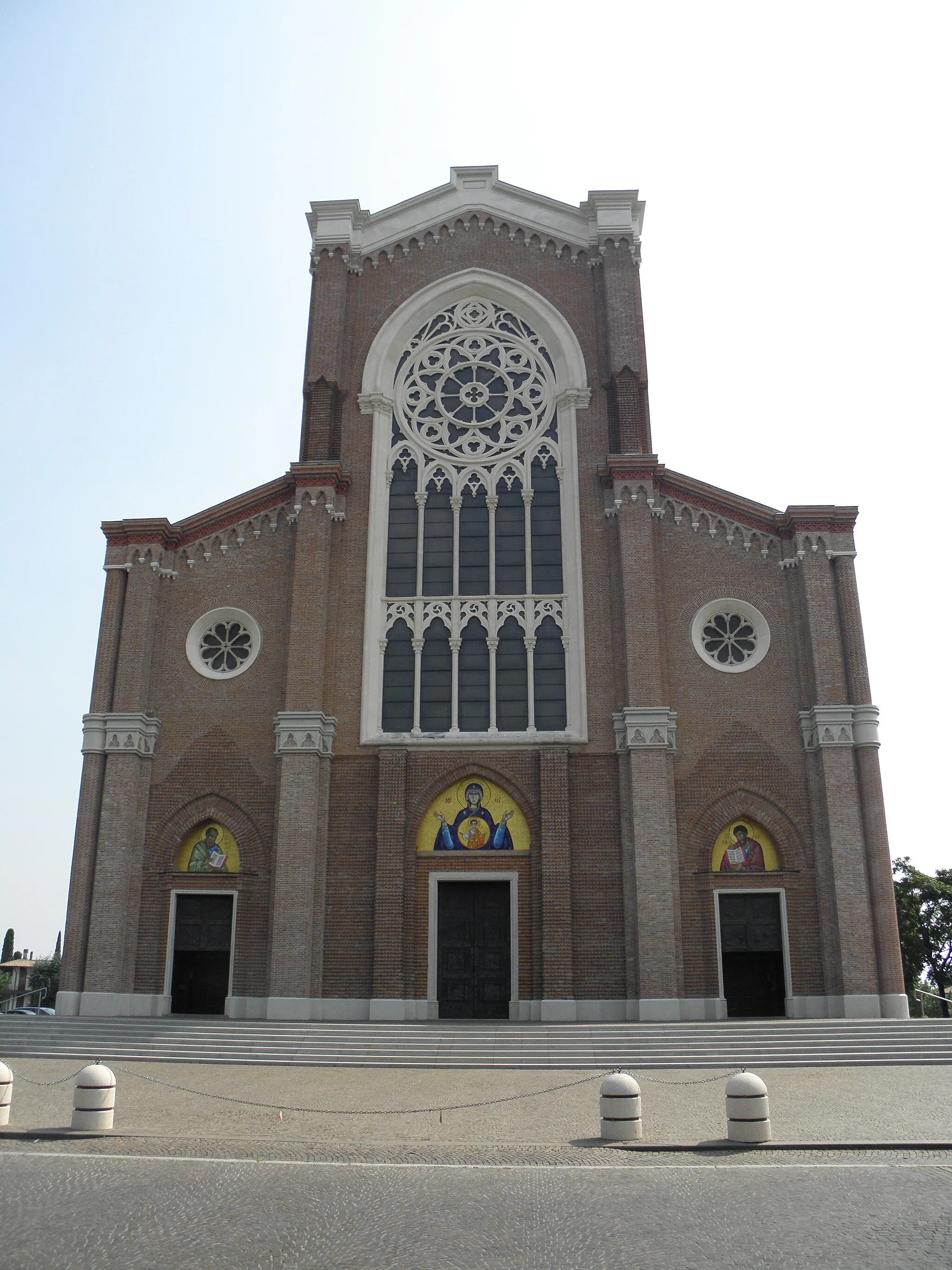 Photo showing: Montebelluna: la chiesa prepositurale di Santa Maria di Montebelluna, dedicata all'Immacolata e più nota come duomo di Montebelluna.