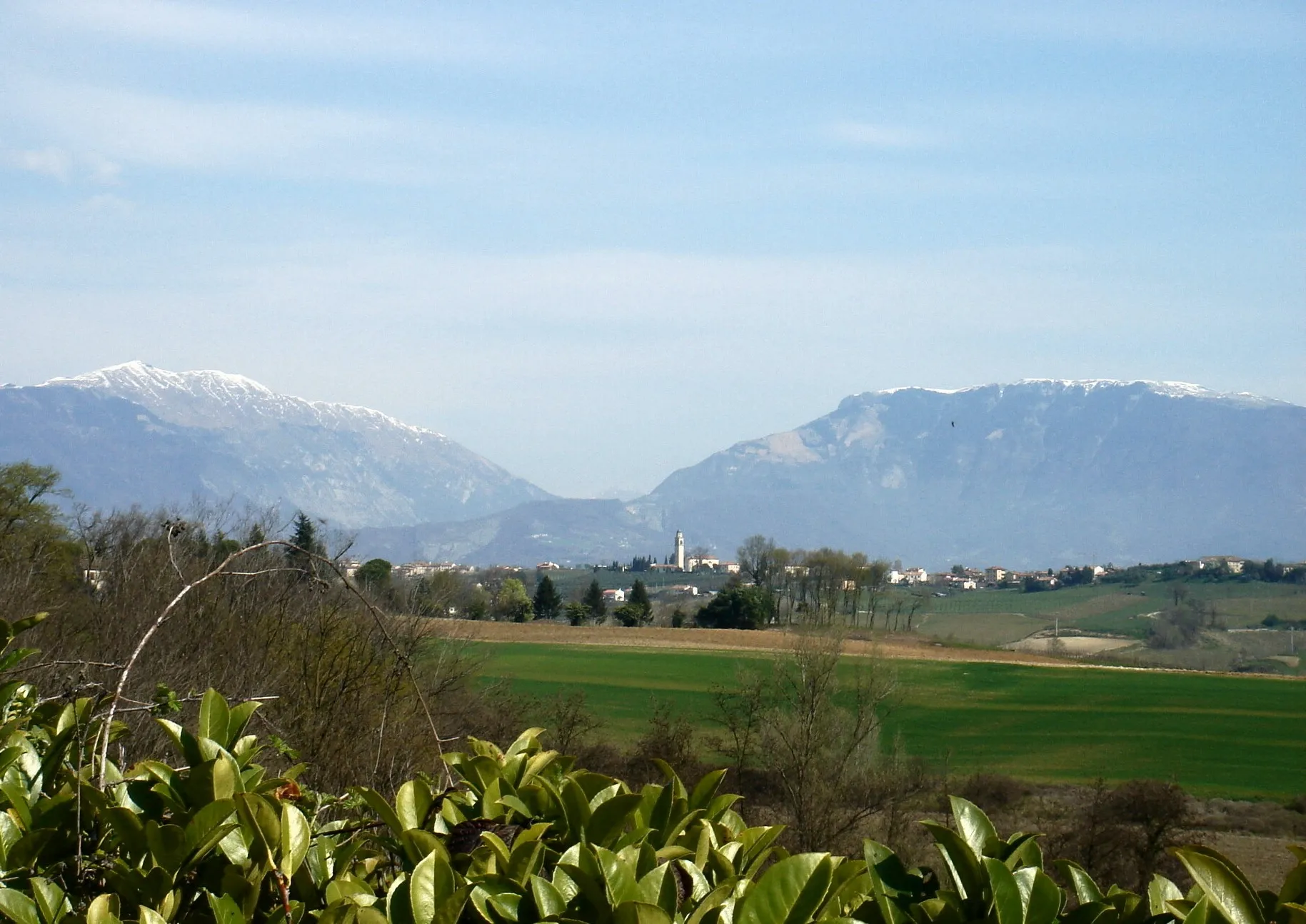 Photo showing: it:Ogliano, panoramica dall'area del lago di Pradella