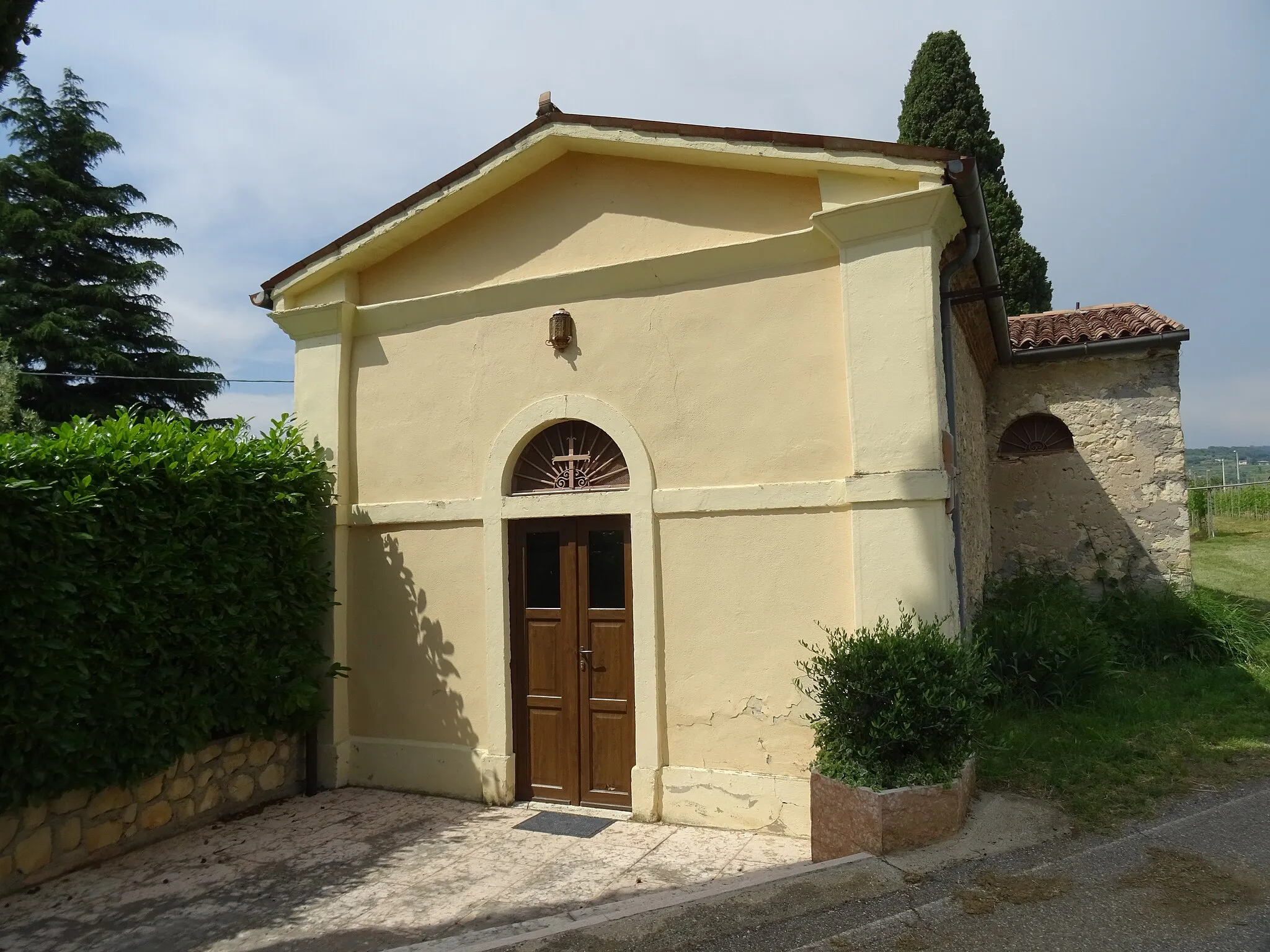 Photo showing: Gnirega (Marano di Valpolicella, Veneto, Italy), Saint Aloysius church