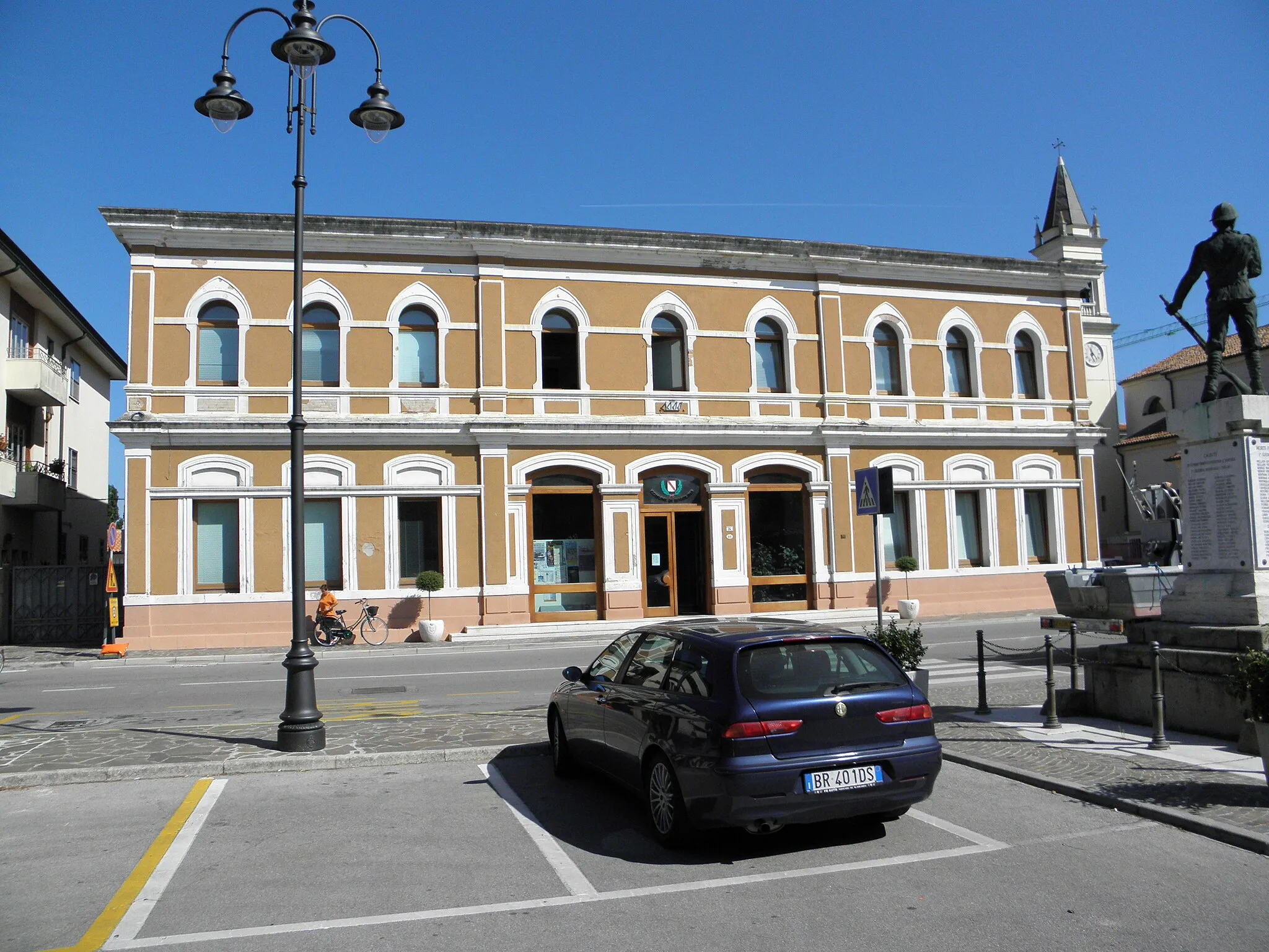 Photo showing: Municipal House in Rosolina, province of Rovigo.