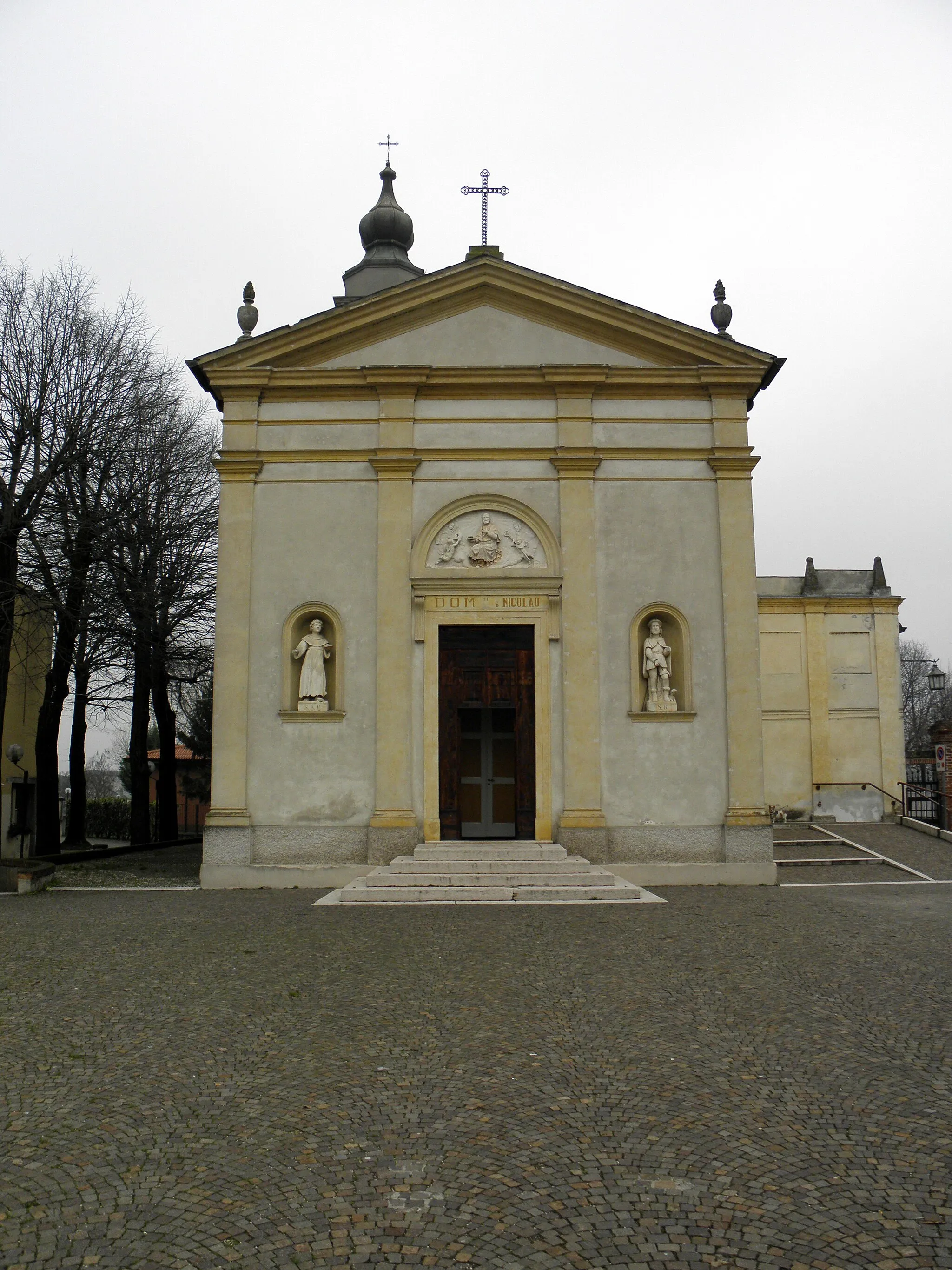 Photo showing: Asparetto, frazione di Cerea: la chiesa parrocchiale di San Nicolò.