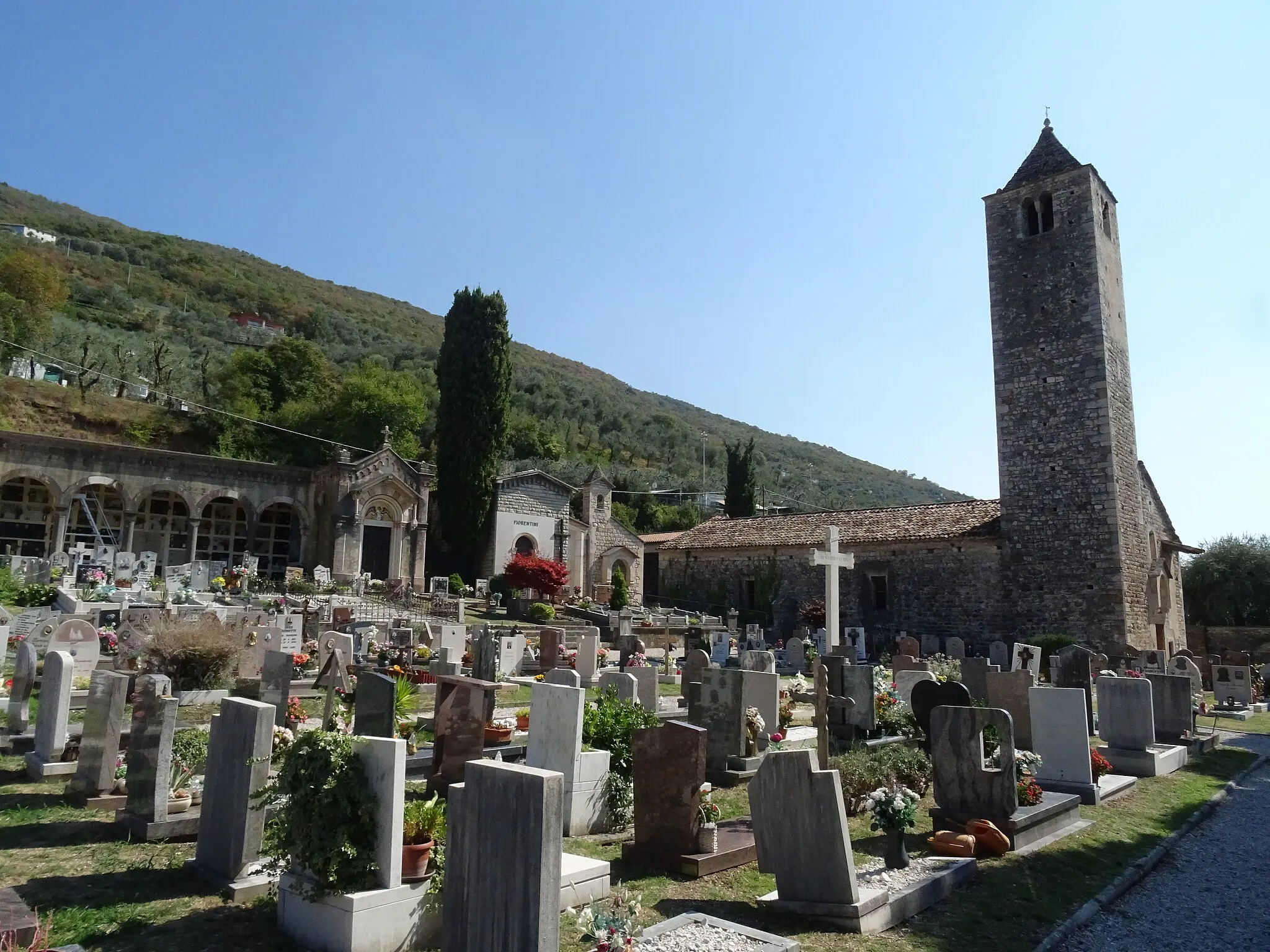 Photo showing: Cemetery of Castelletto (Brenzone sul Garda, Veneto, Italy)