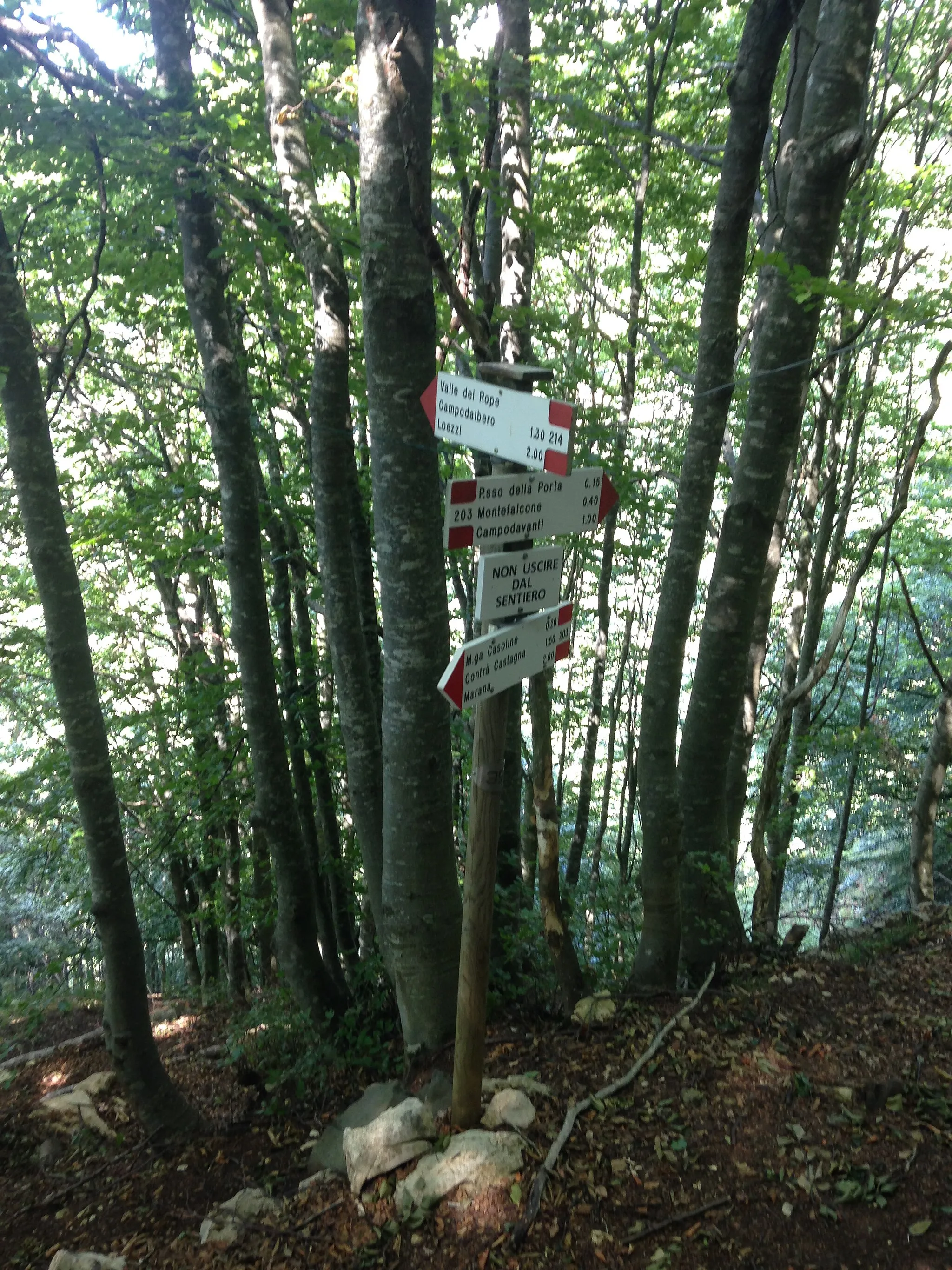 Photo showing: Guidepost Vicenza 203 (11)