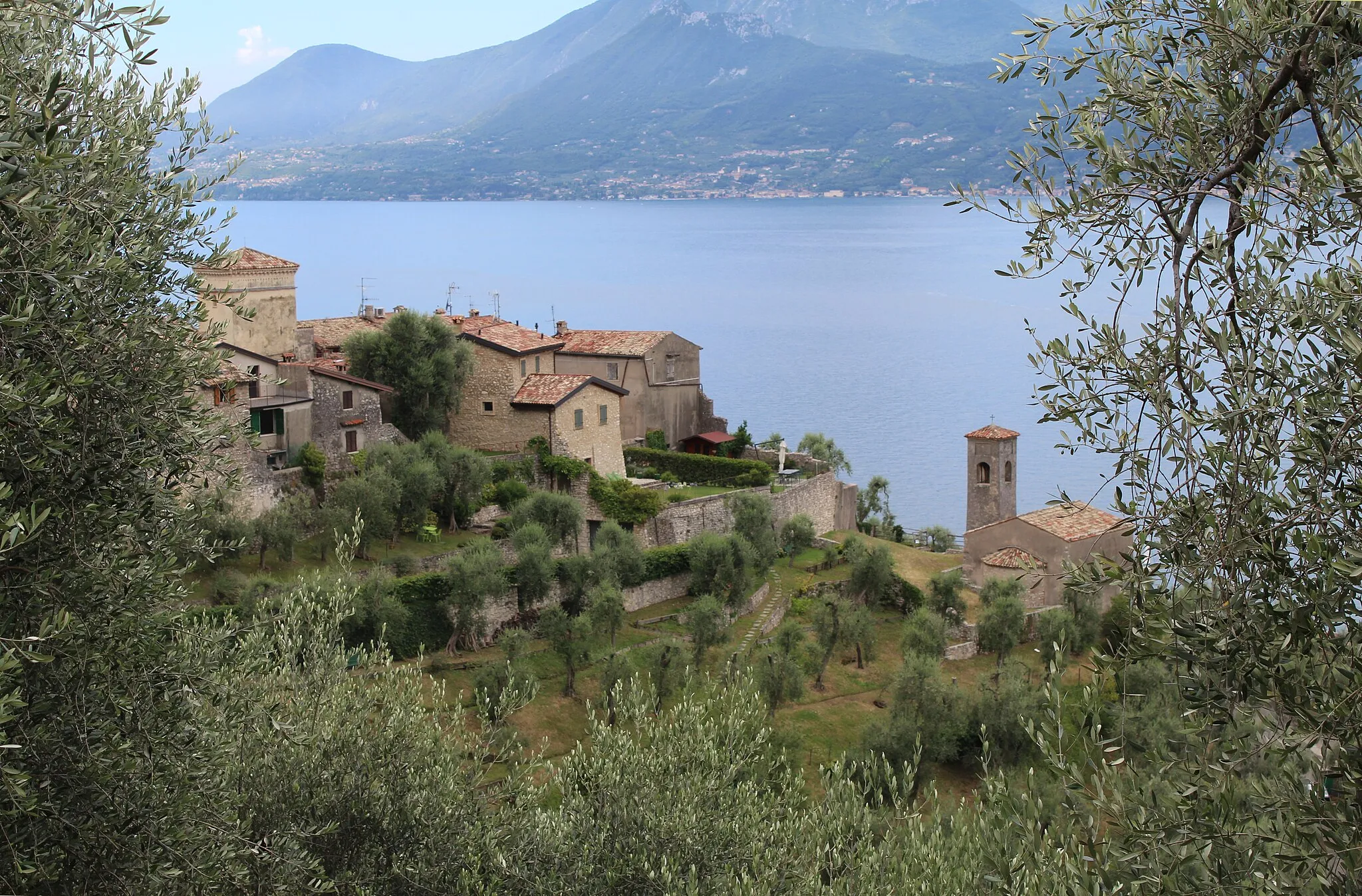 Photo showing: Chiesetta di Sant'Antonio Abate a Castelletto di Brenzone sul Garda (provincia di Verona). Stile romanico, realizzata tra il XIII e il XIV secolo