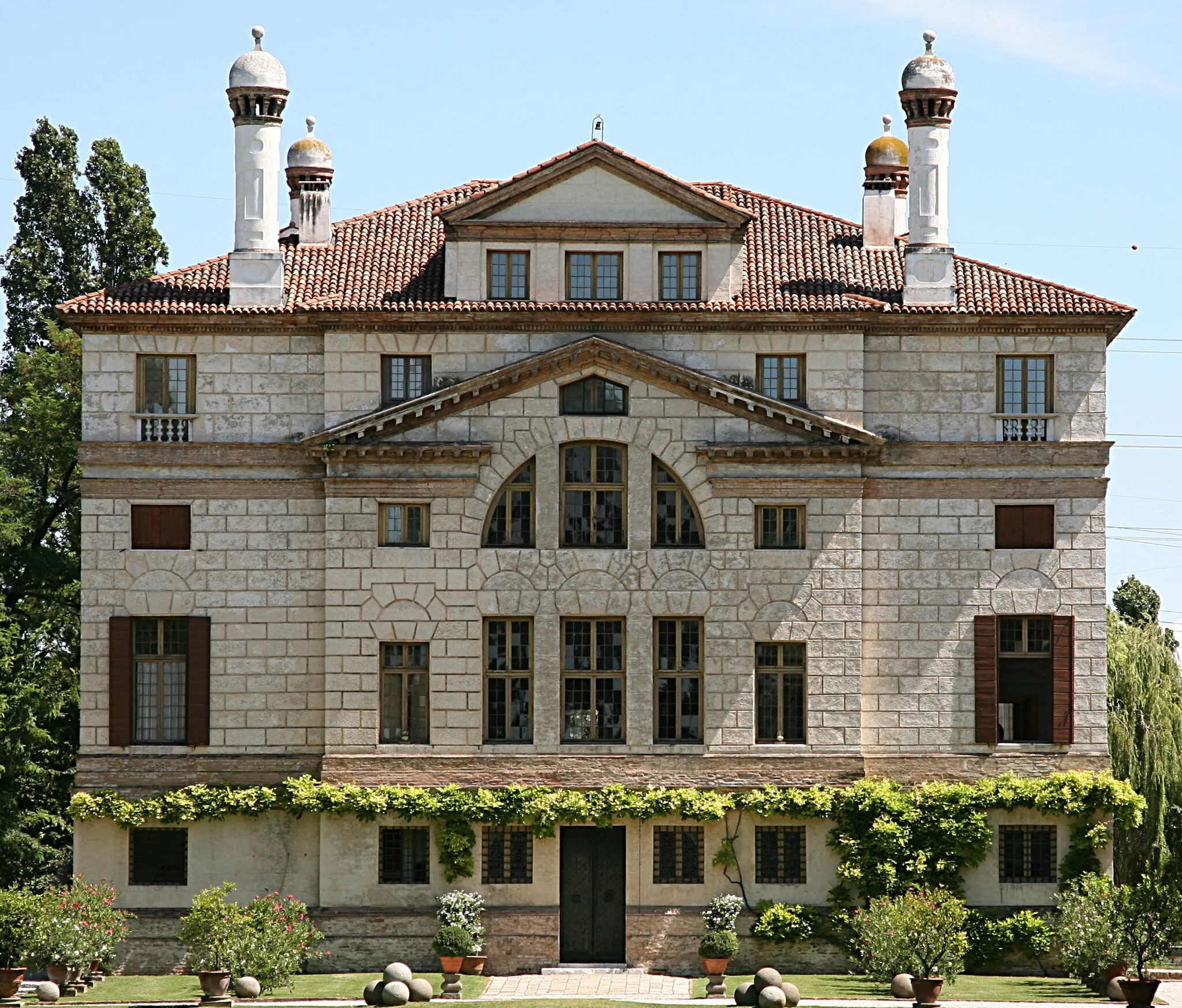 Photo showing: Villa Foscari, also called La Malcontenta. Villa near Venezia by Andrea Palladio.