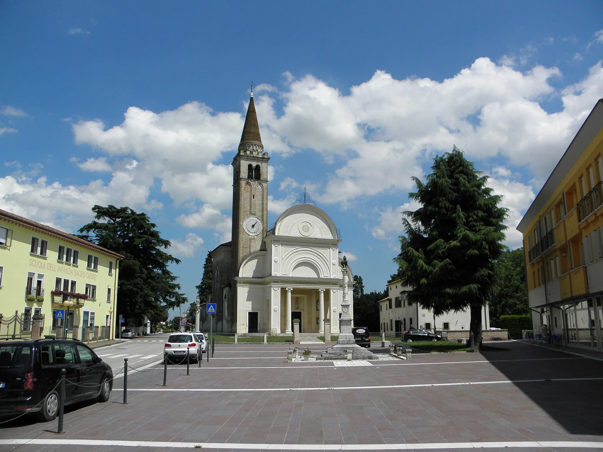 Photo showing: Zerman, frazione di Mogliano Veneto: la chiesa parrocchiale di Sant'Elena.