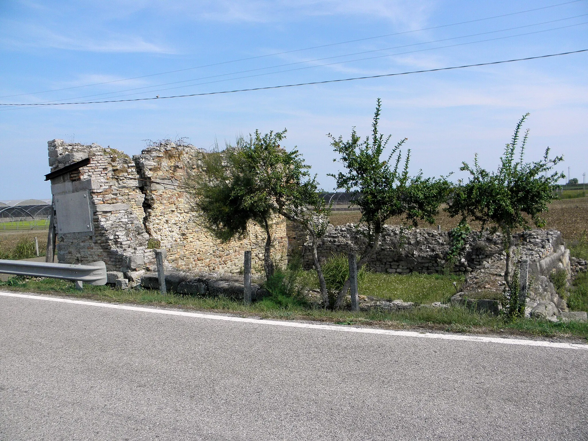 Photo showing: Cà Bianca, frazione di Chioggia: i ruderi della Torre di Bebe (o Torre delle Bebbe).