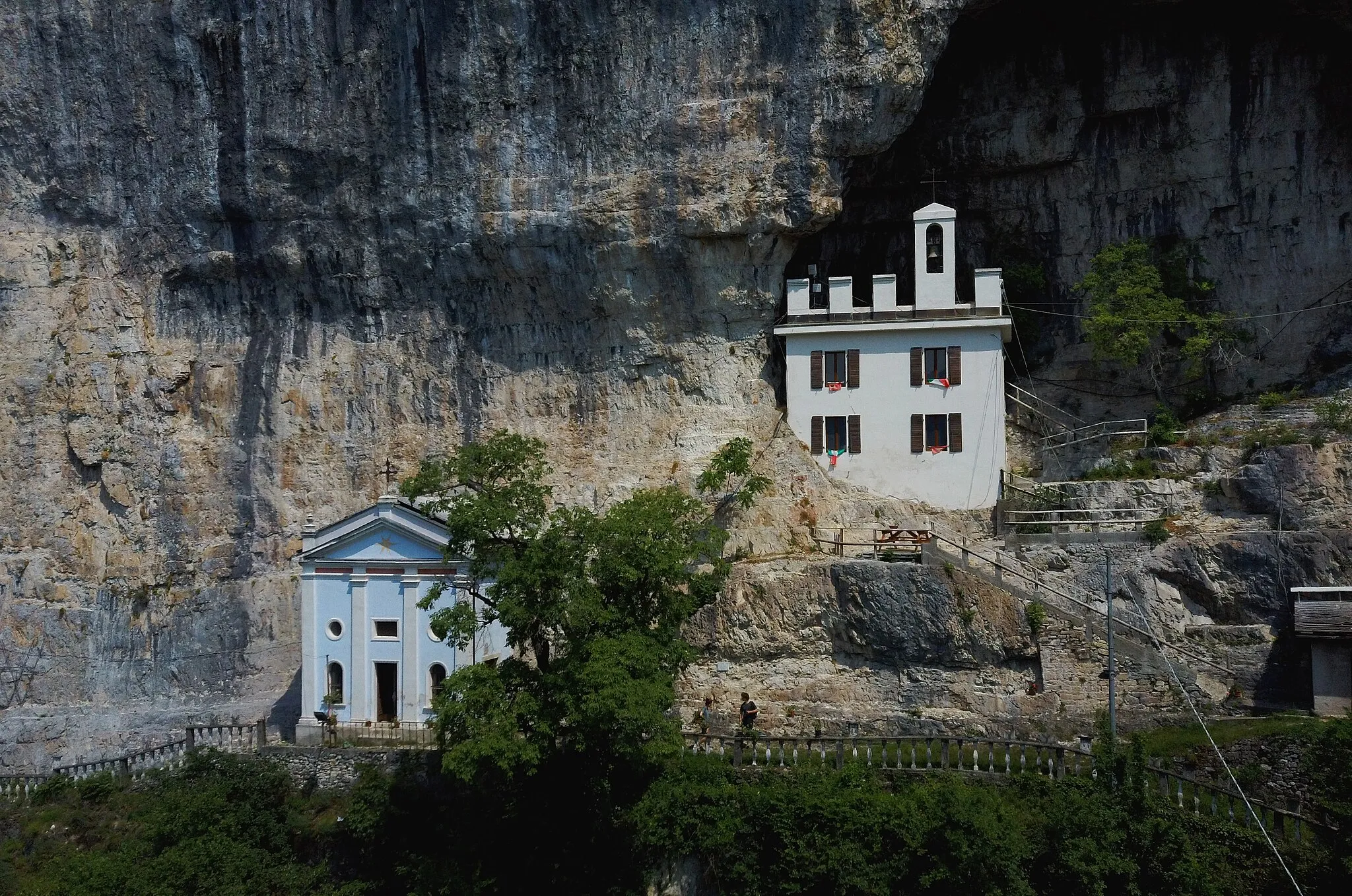 Photo showing: Fonzaso (Veneto, Italy), Saint Michael church and hermitage