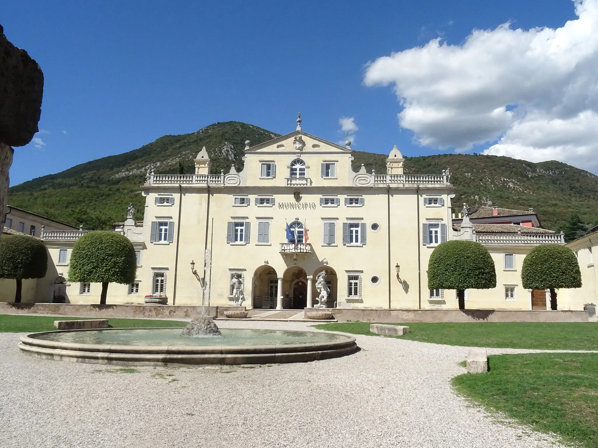 Photo showing: Caprino Veronese (Veneto, Italy) - Villa Carlotti, town hall seat