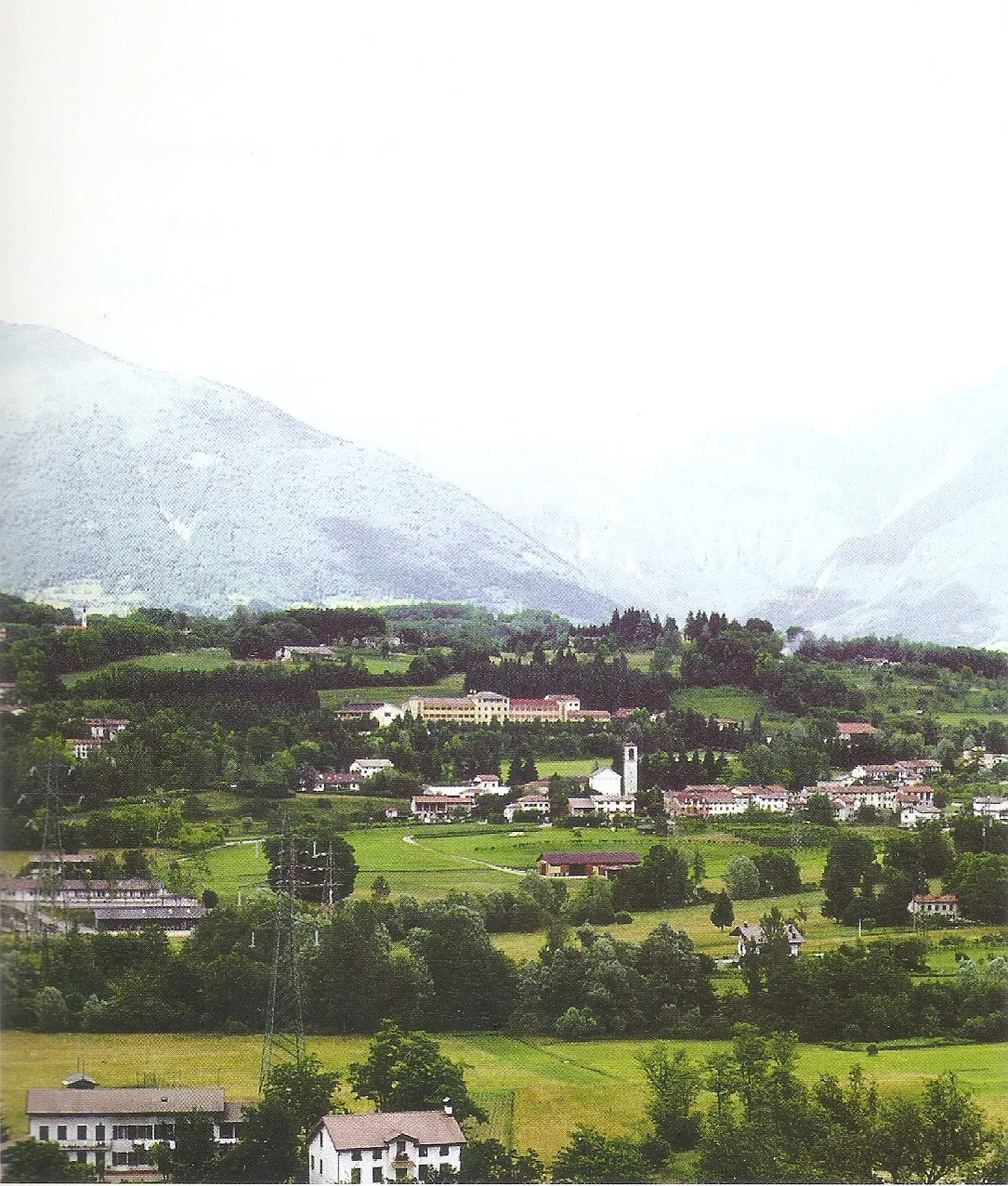 Photo showing: Vista del paese di Vellai dal Monte Telva