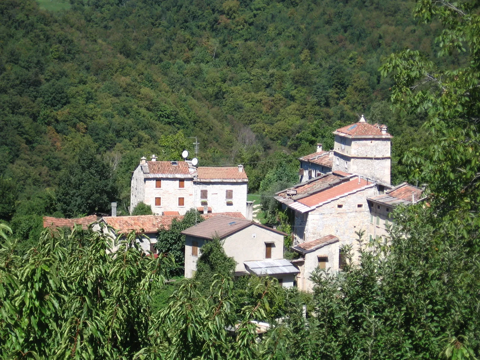 Photo showing: Contrada Vago