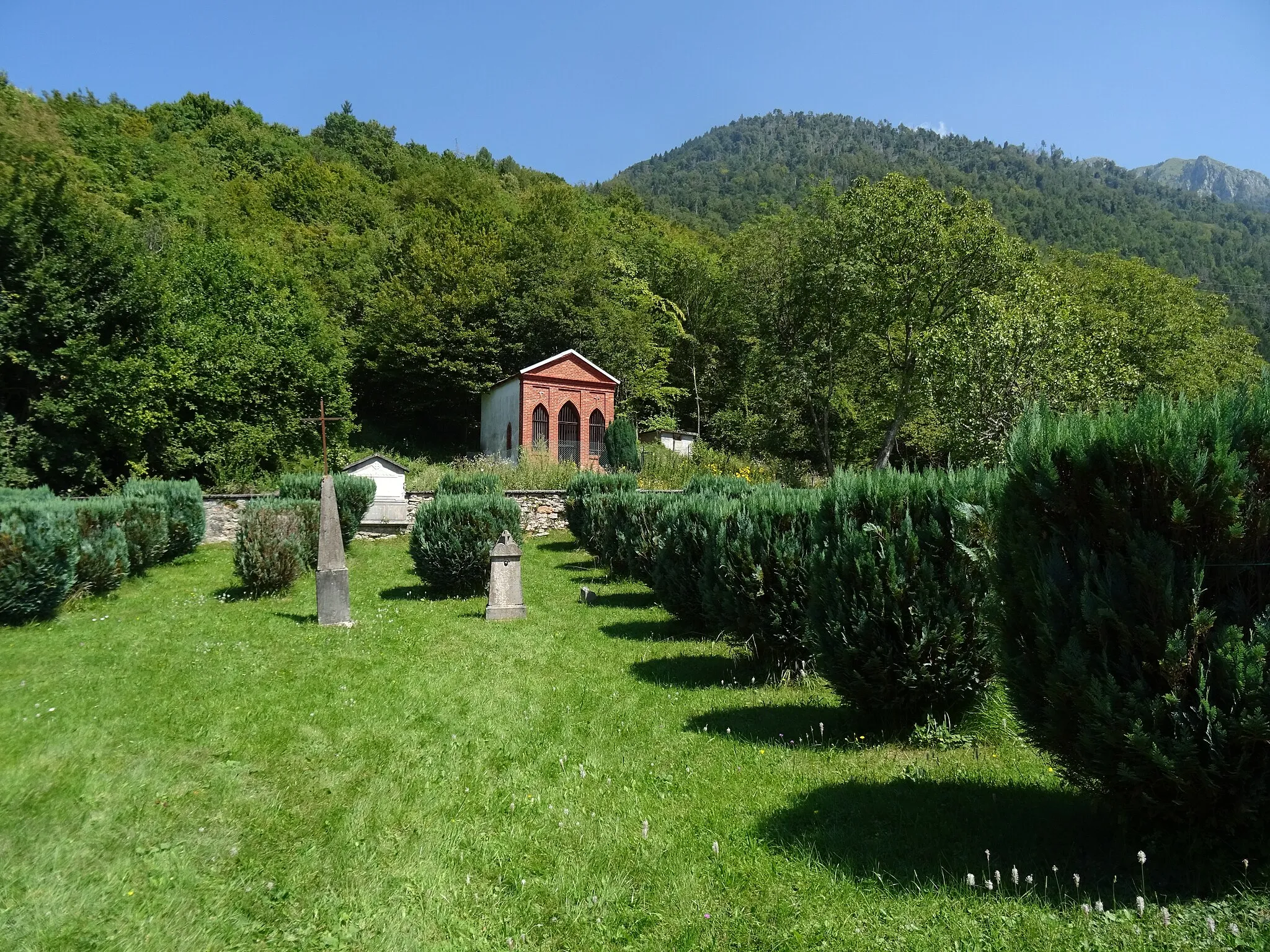 Photo showing: Zorzoi (Sovramonte, Veneto, Italy) - Former cemetery nex to Saint Zeno church