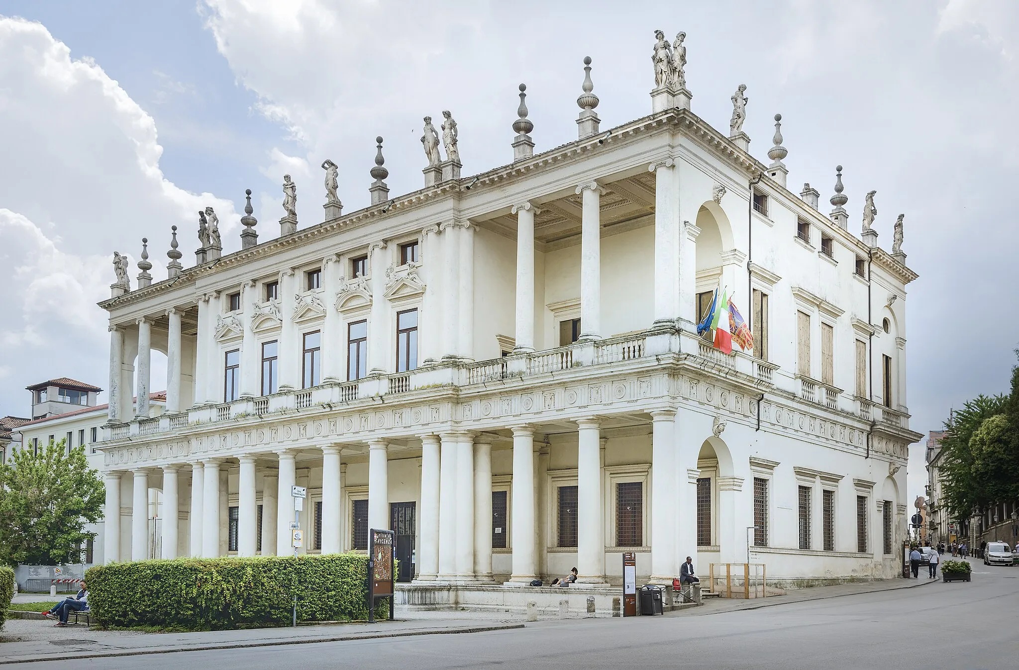 Photo showing: This place is a UNESCO World Heritage Site, listed as
City of Vicenza and the Palladian Villas of the Veneto.