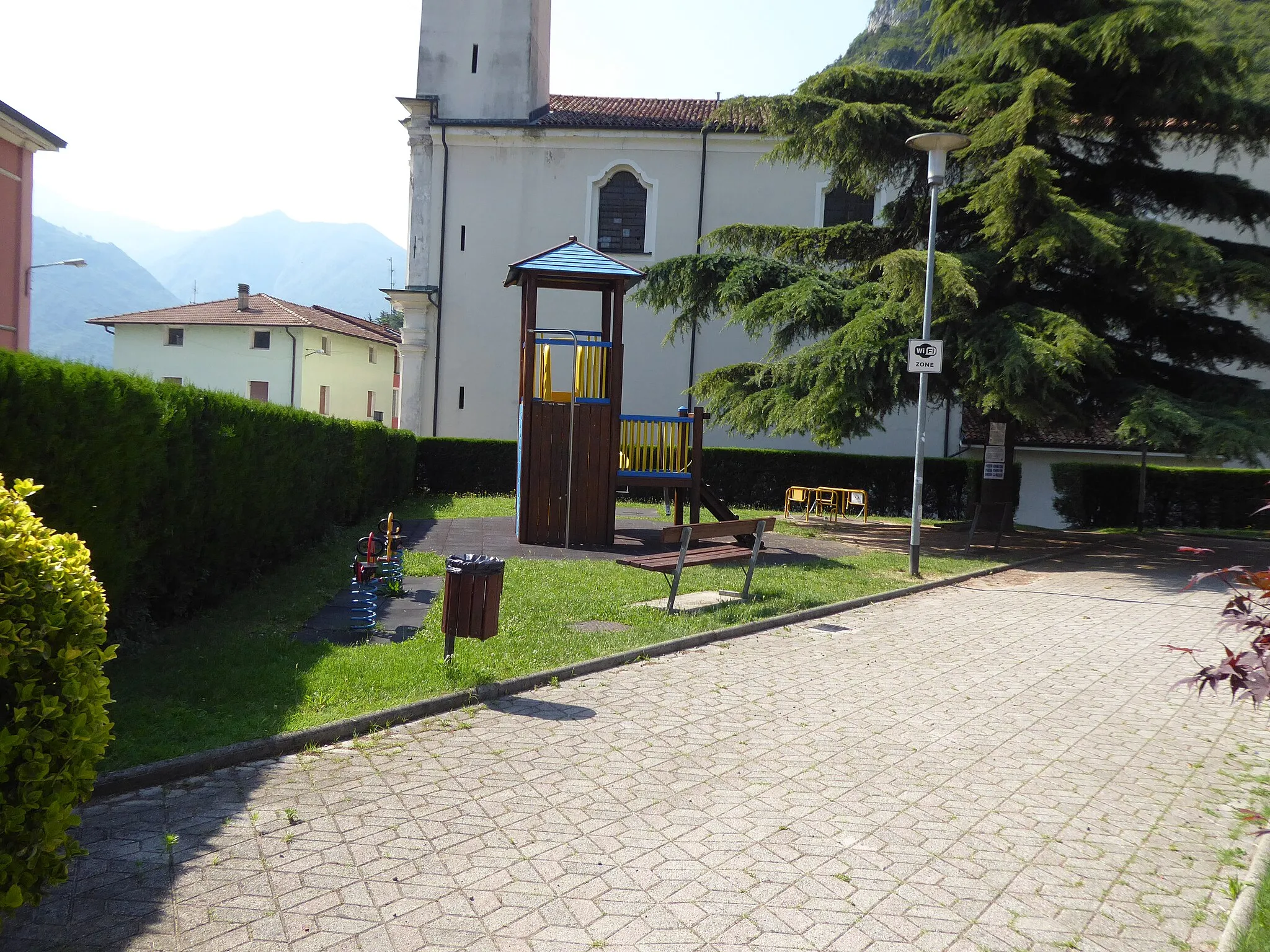 Photo showing: Chizzola (Ala, Trentino, Italy) - Playground