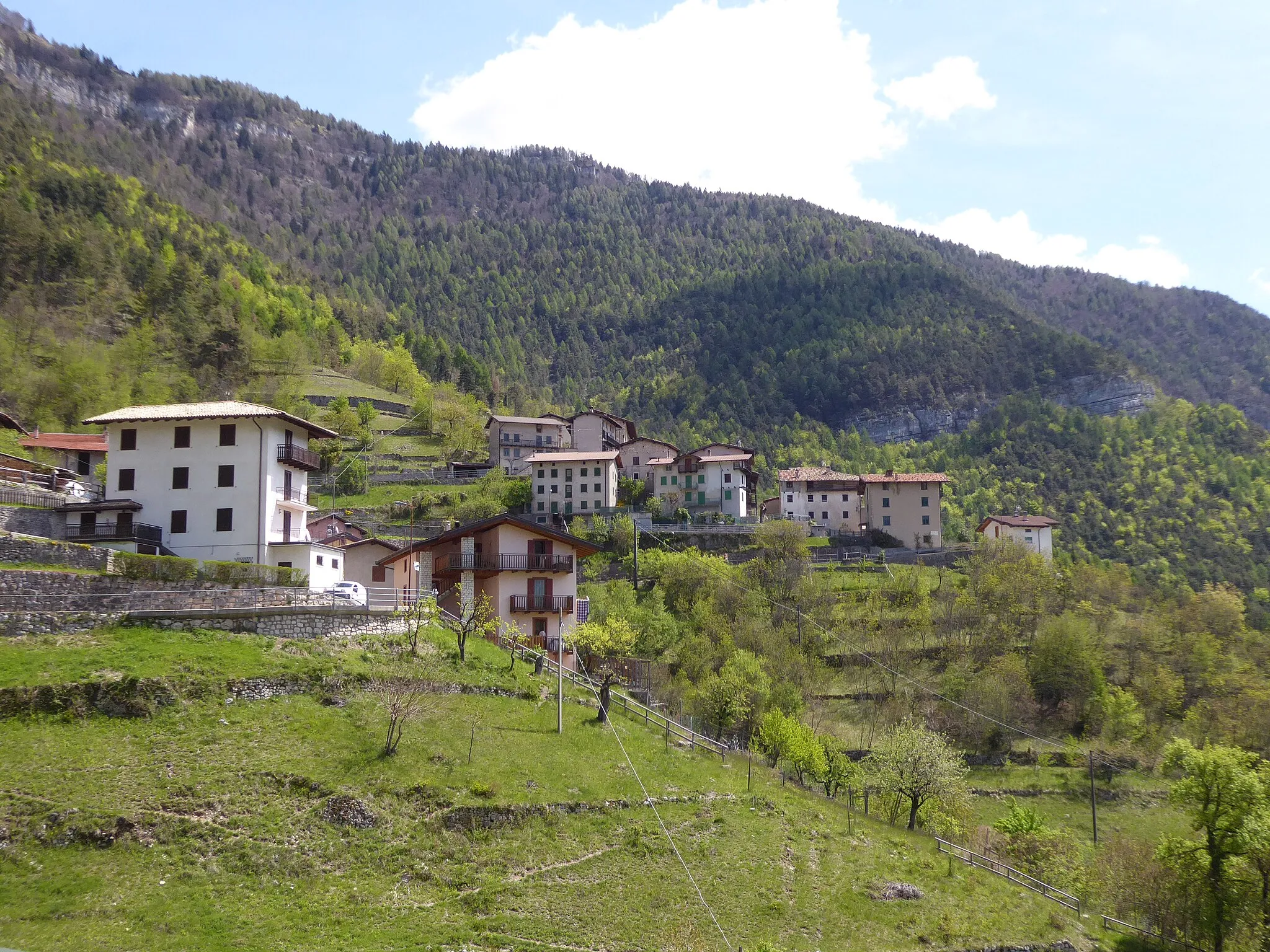 Photo showing: Valle and Pergheri (Terragnolo, Trentino, Italy)