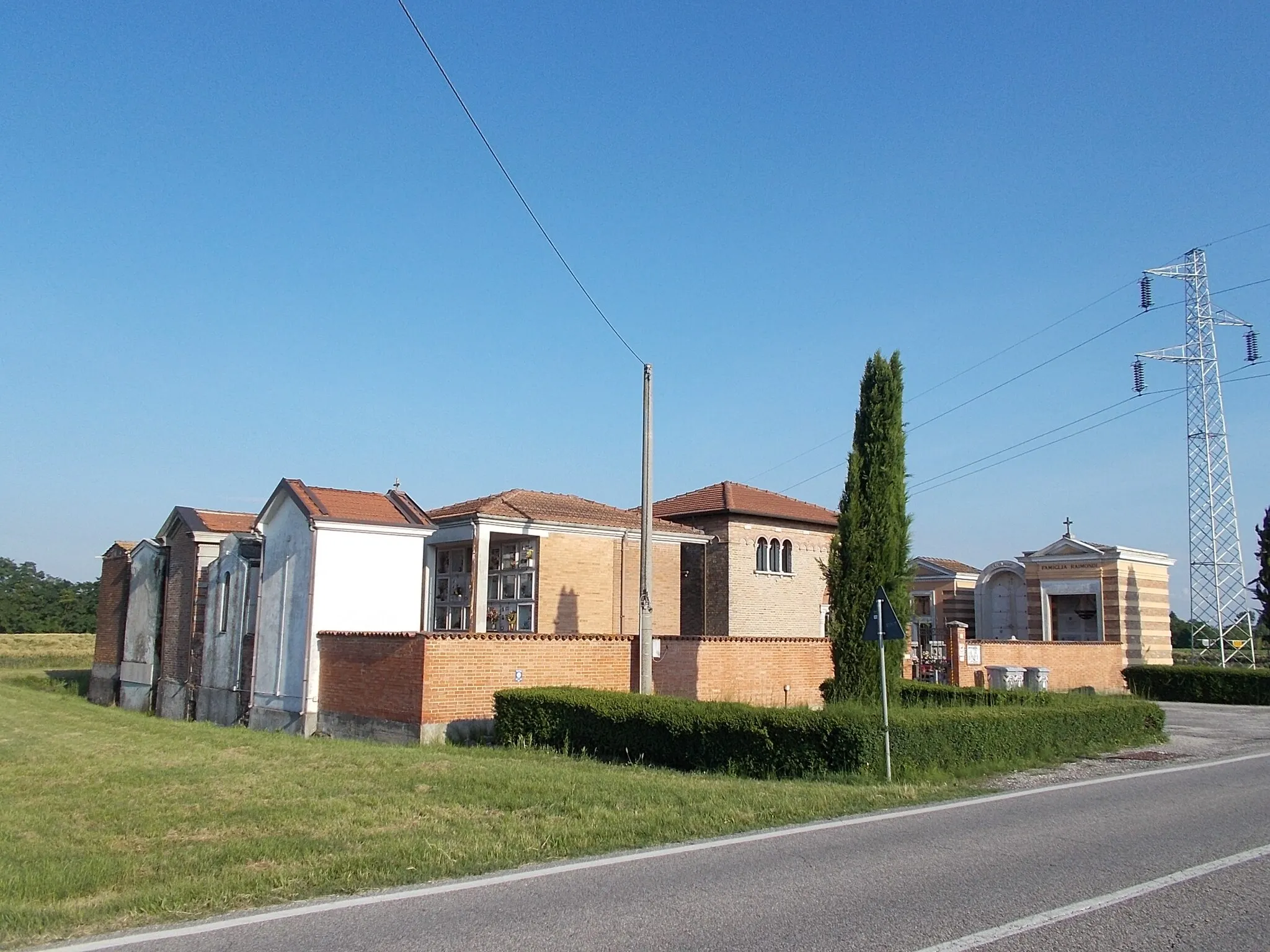 Photo showing: Ferrara - Sant’Egidio temetője