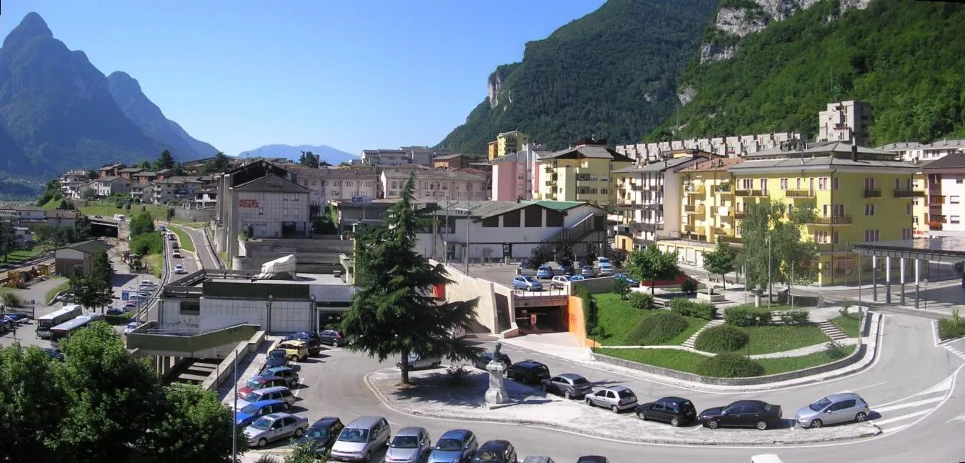 Photo showing: Visuale della città di Longarone (BL)