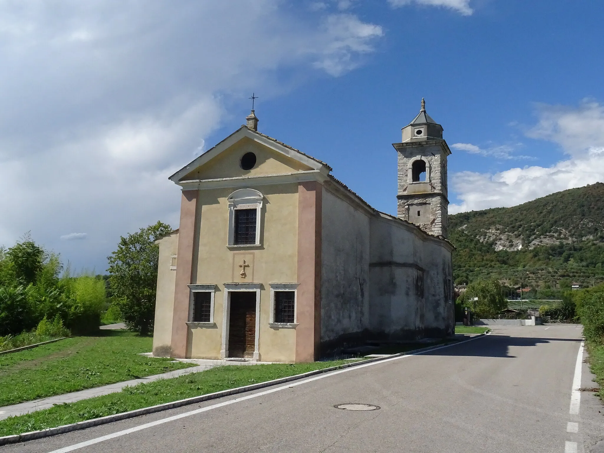 Photo showing: Pesina (Caprino Veronese, Veneto, Italy), Saint Roch church
