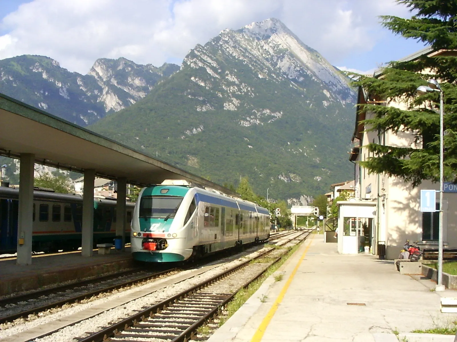 Photo showing: Diesel multiple unit at Ponte nelle Alpi-Polpet train station