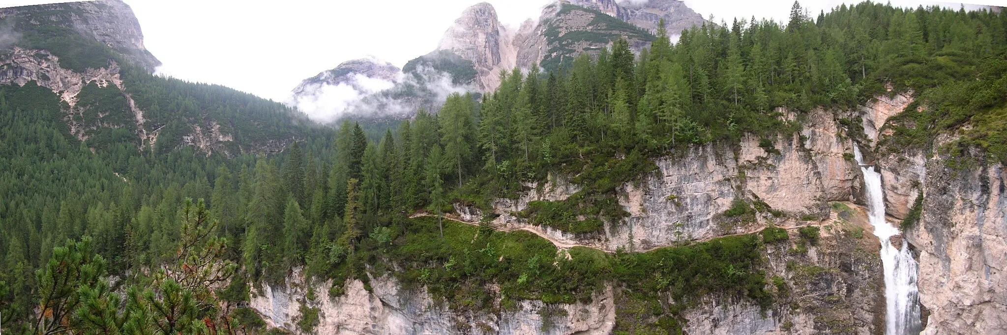 Photo showing: Cascate del Fanes -Cortina d'Ampezzo