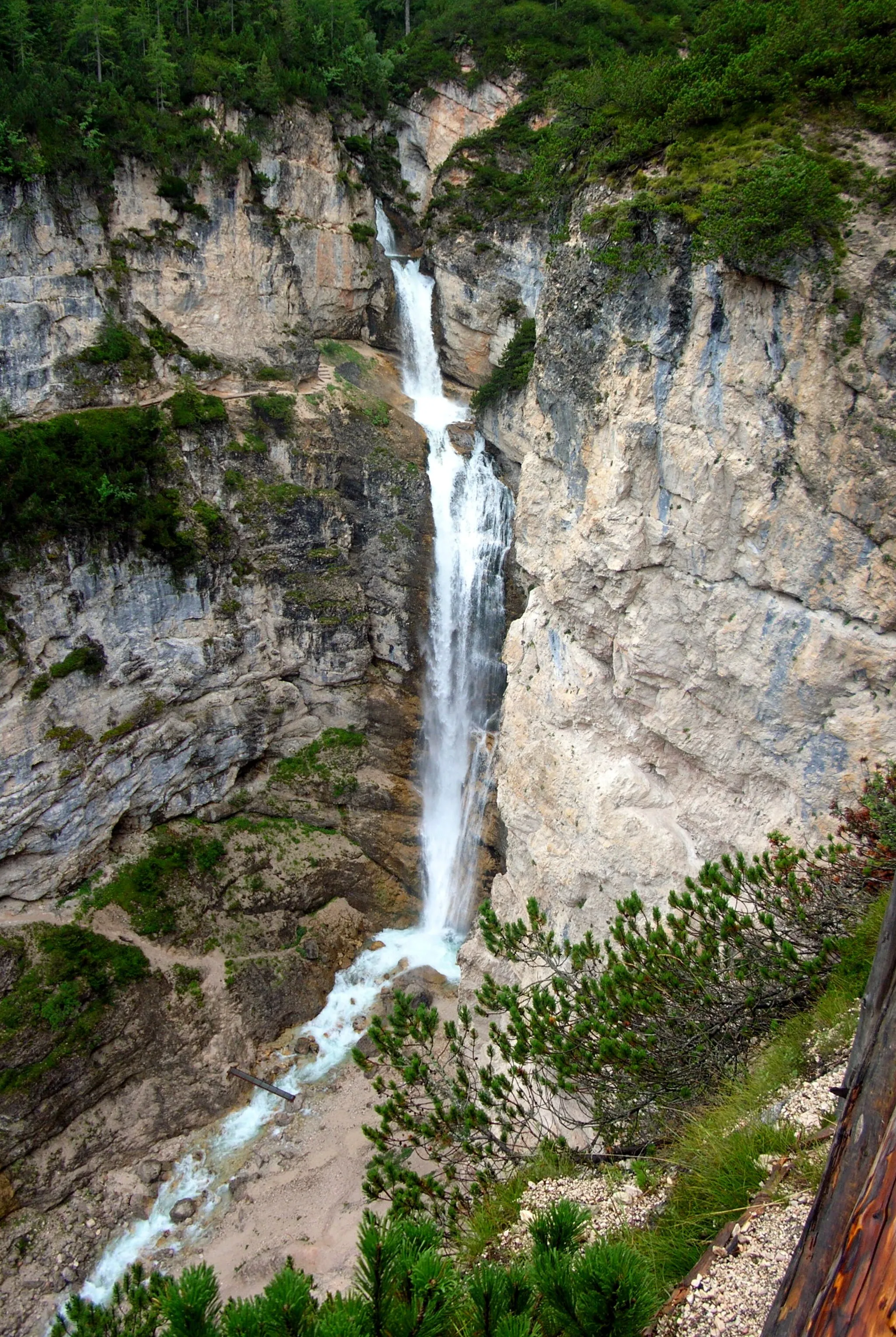 Photo showing: Cascate del Fanes -Cortina d'Ampezzo