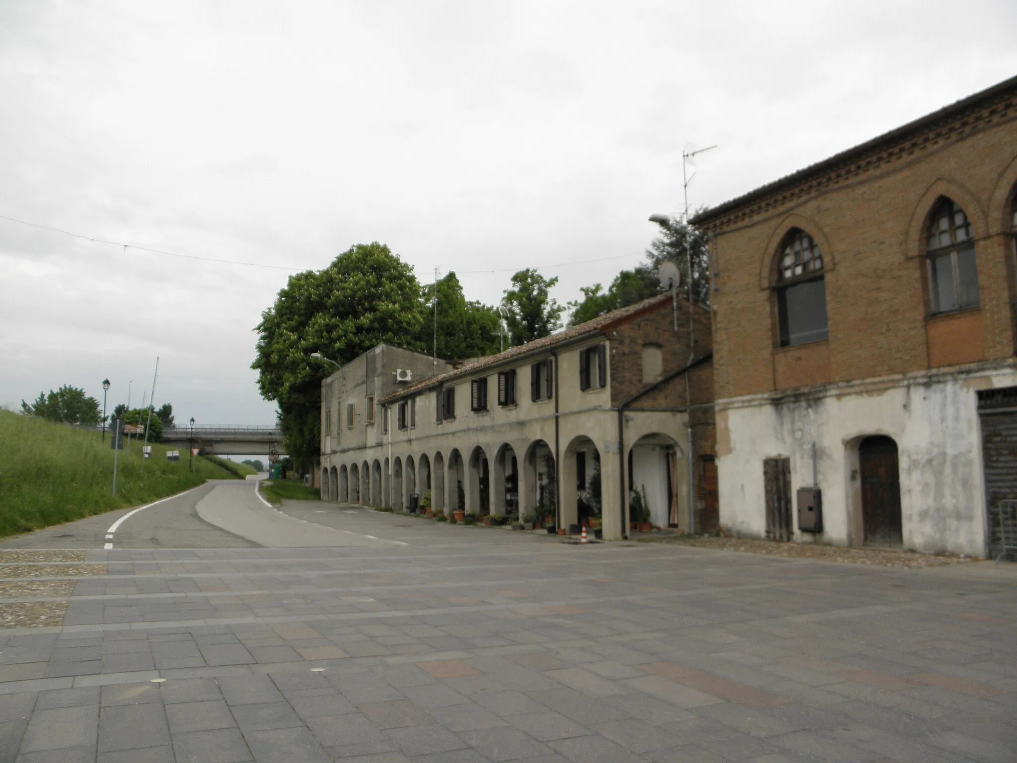 Photo showing: Stellata, frazione di Bondeno: piazza Gioacchino Pepoli.