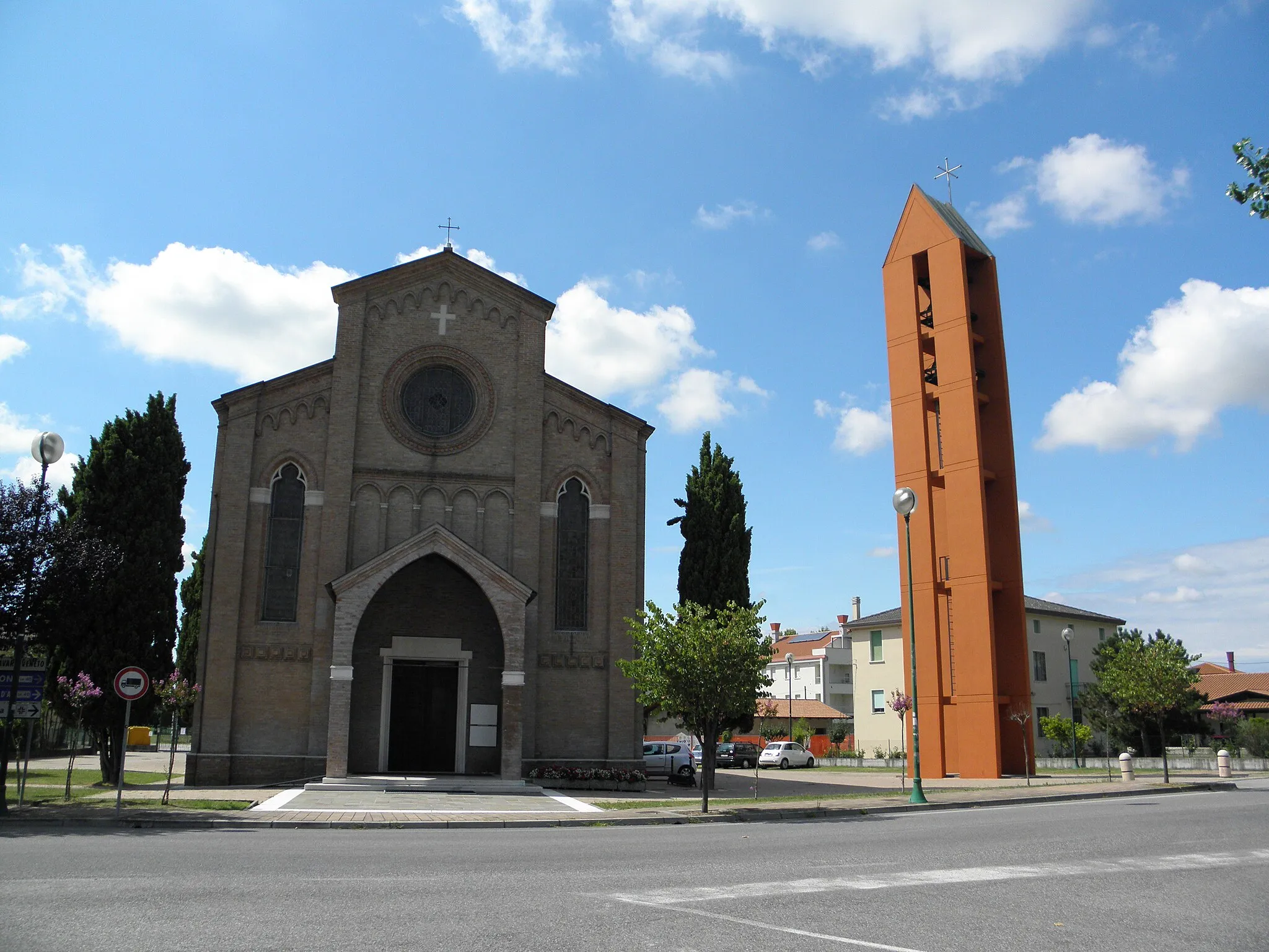 Photo showing: Dese, frazione di Venezia: la chiesa parrocchiale della Natività di Maria.